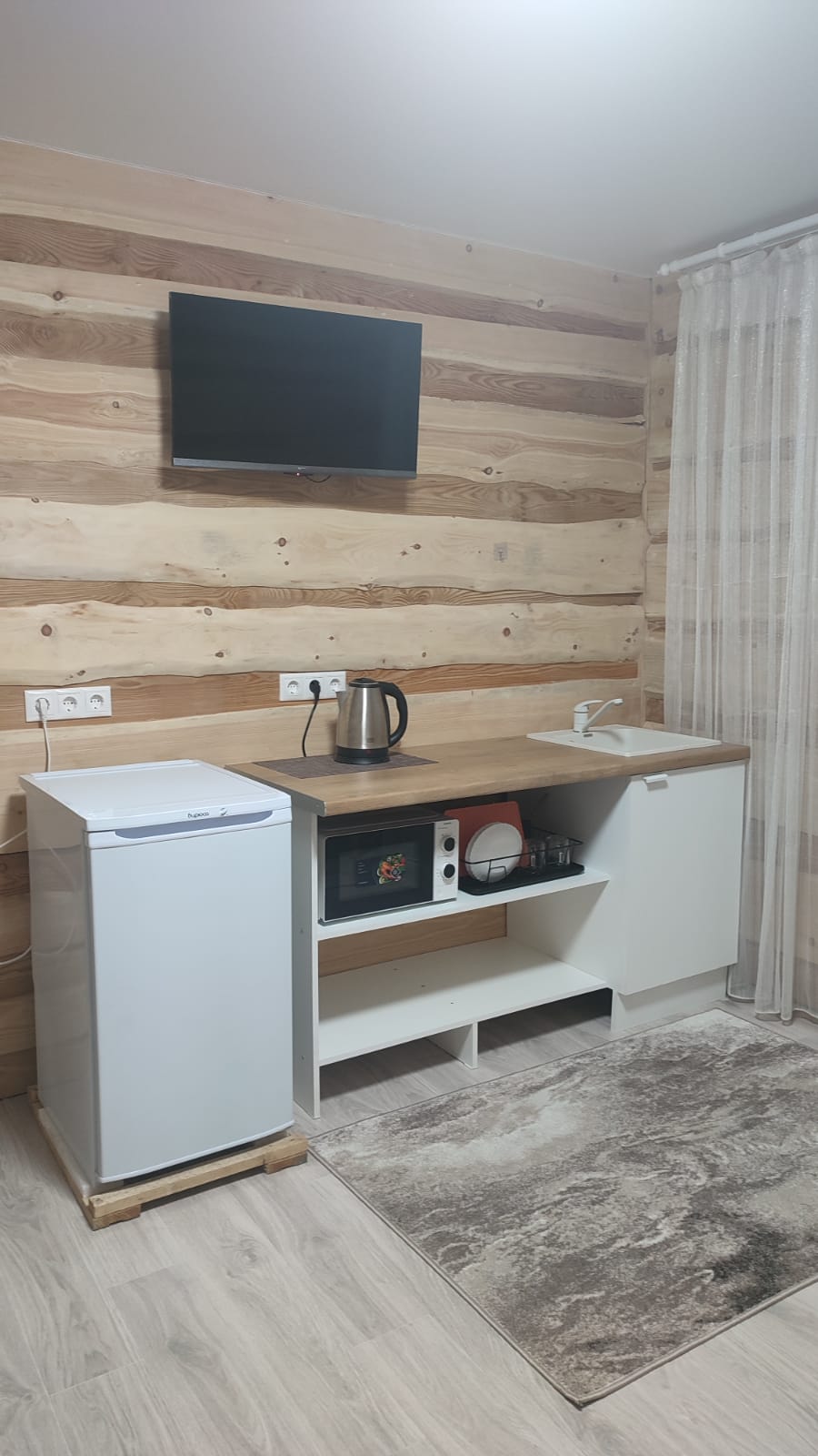 Двухместный номер-студия с лоджией и видом на рощу