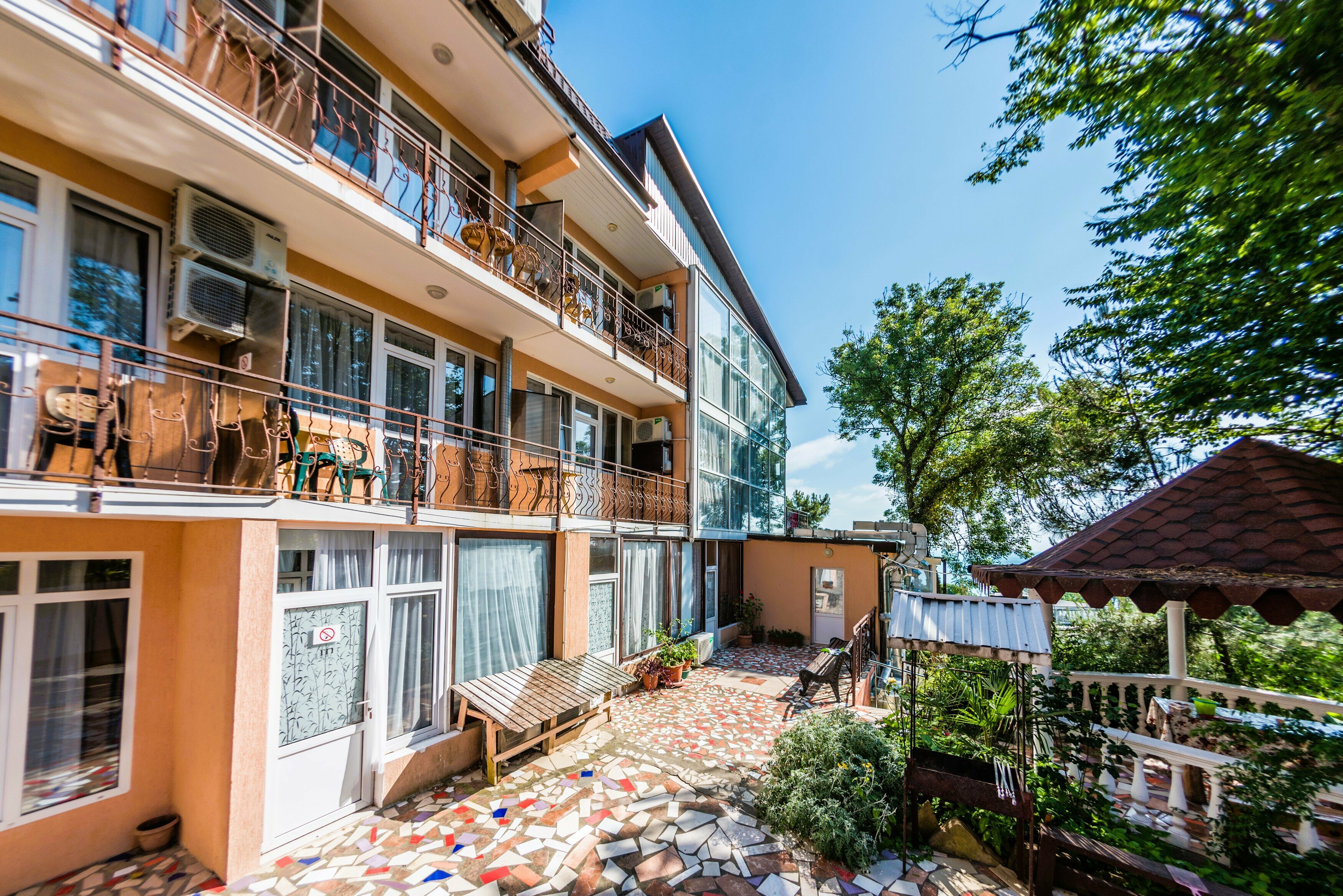 Четырехместный номер с видом на сад