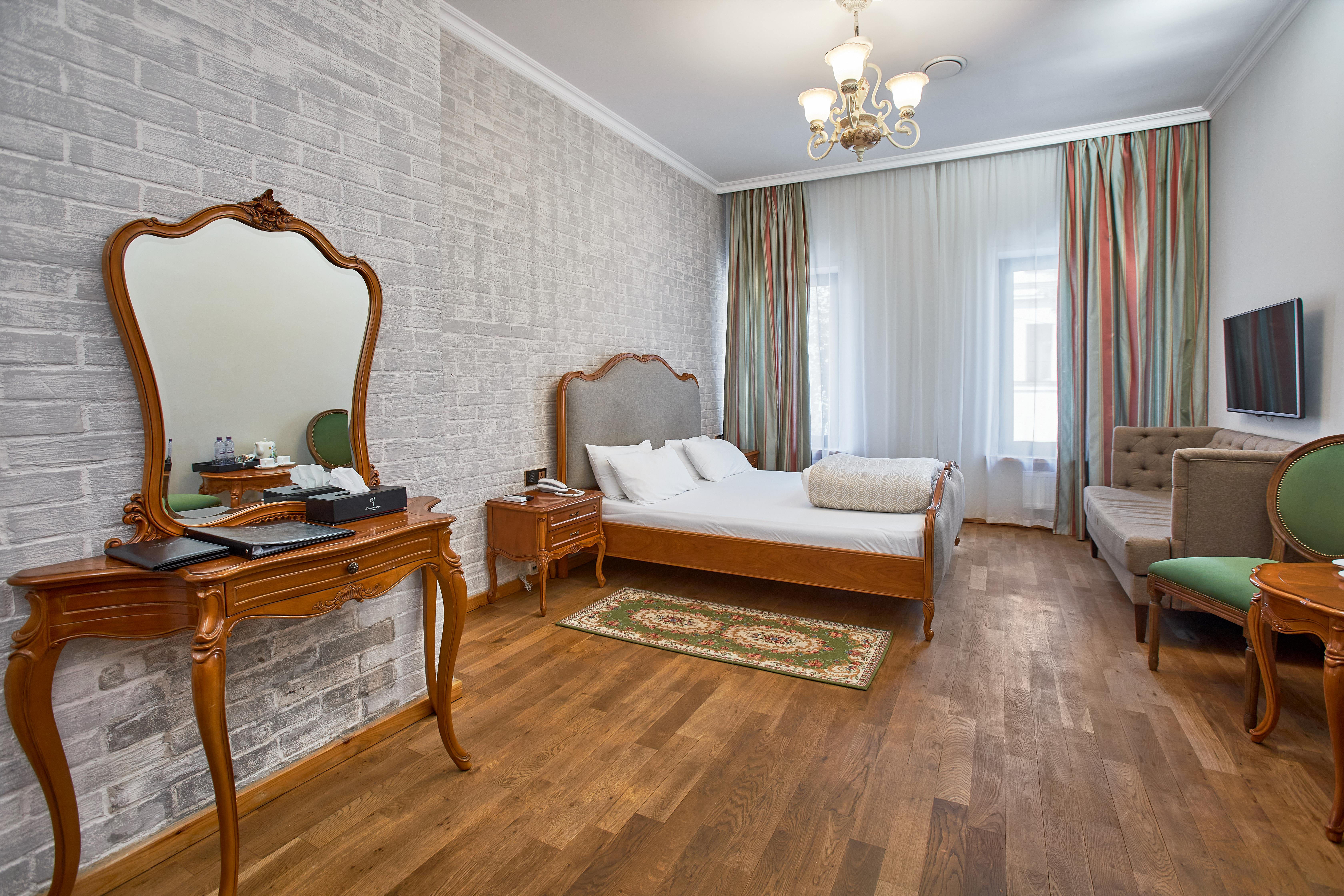 Улучшенный люкс