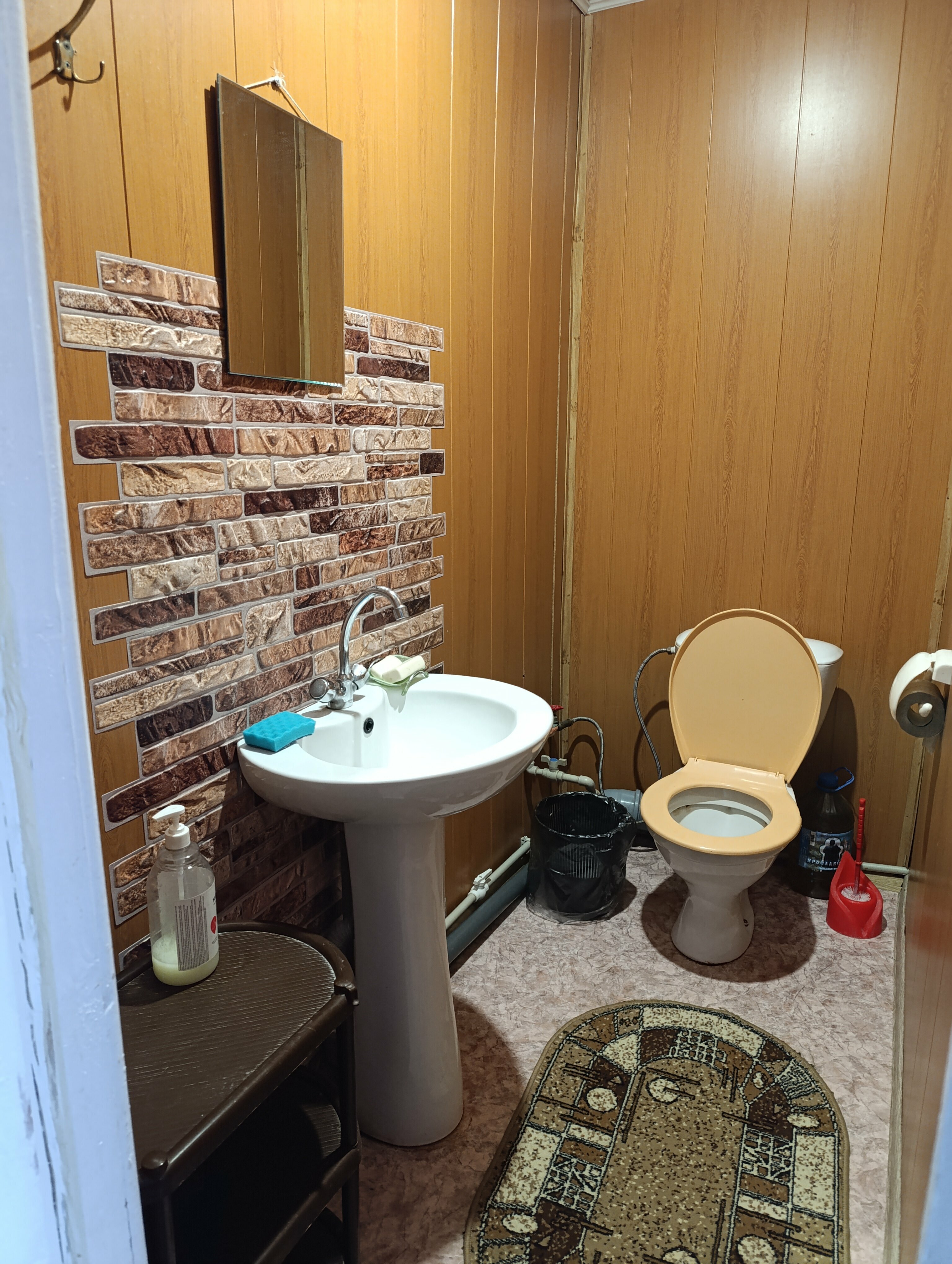 Бюджетный двухместный номер с 2 отдельными кроватями и санузлом