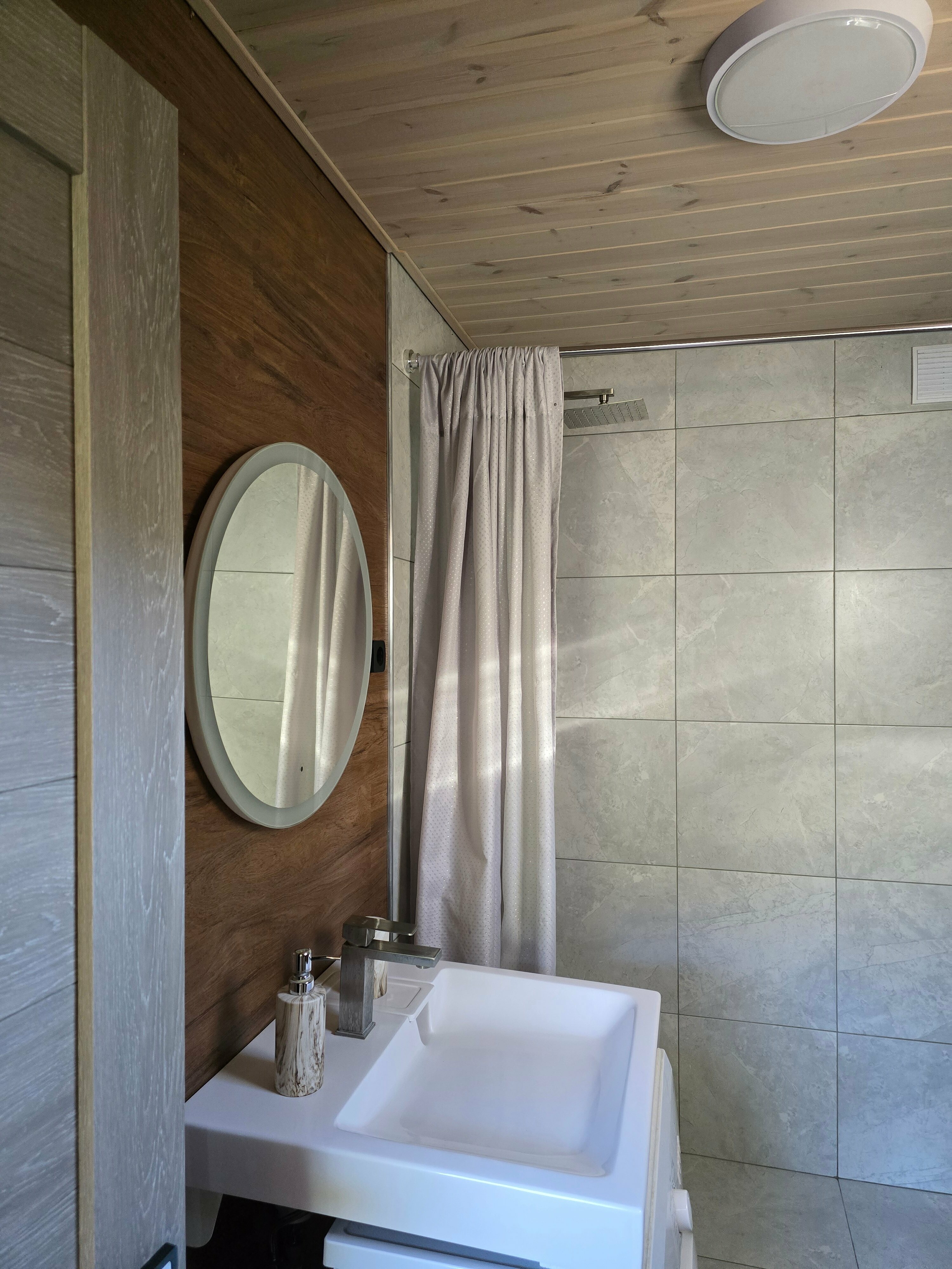 Дом с тремя спальнями ,,Barn Haus Kumkvat,,  на территории бассейн с подогревом 