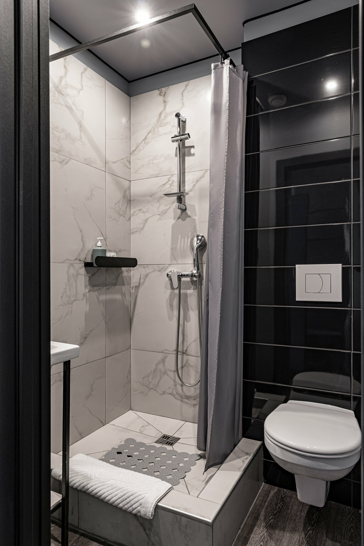 Номер-студия с кроватью размера «queen-size»