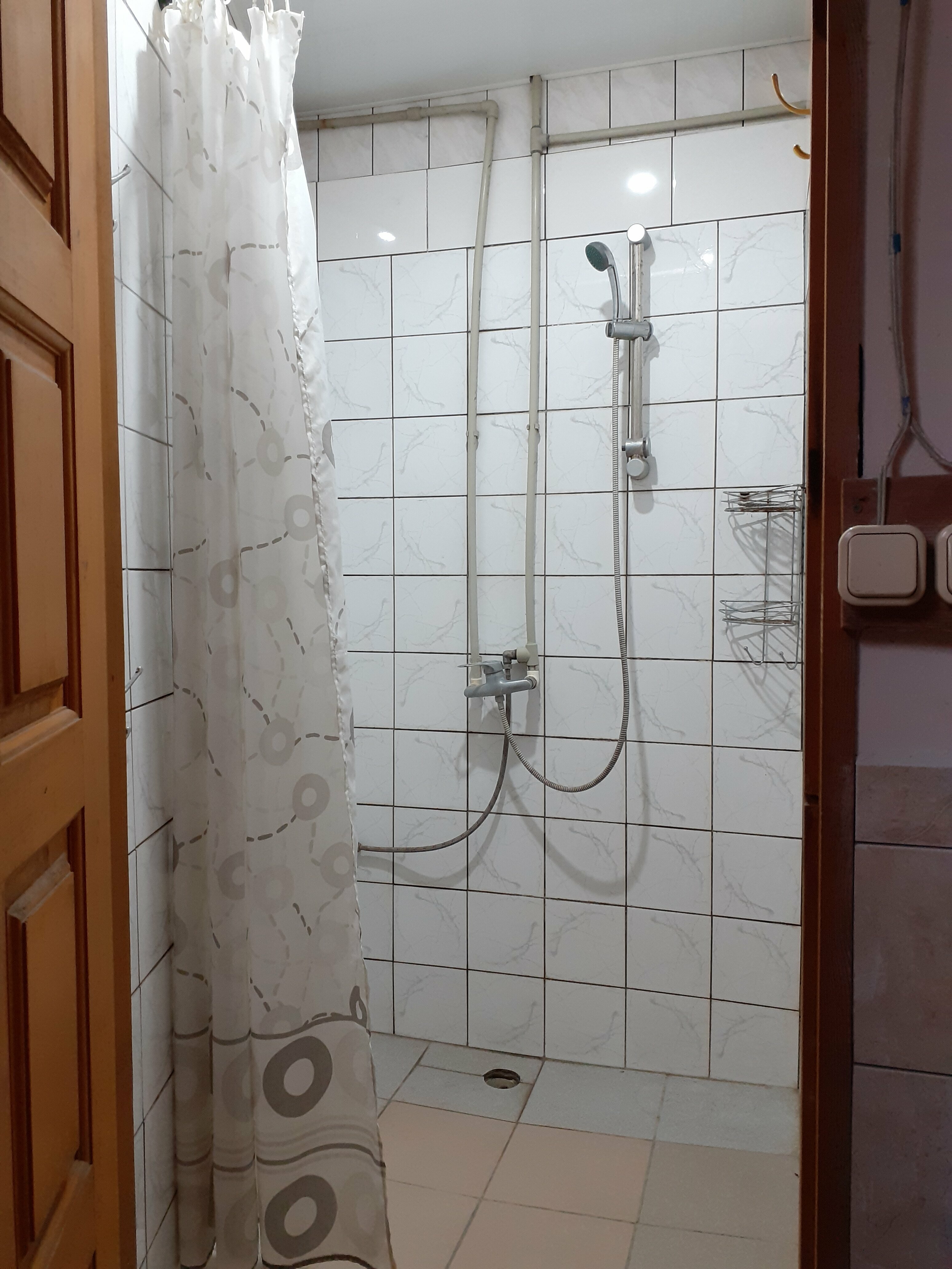 Одноместный номер с общим душем и туалетом