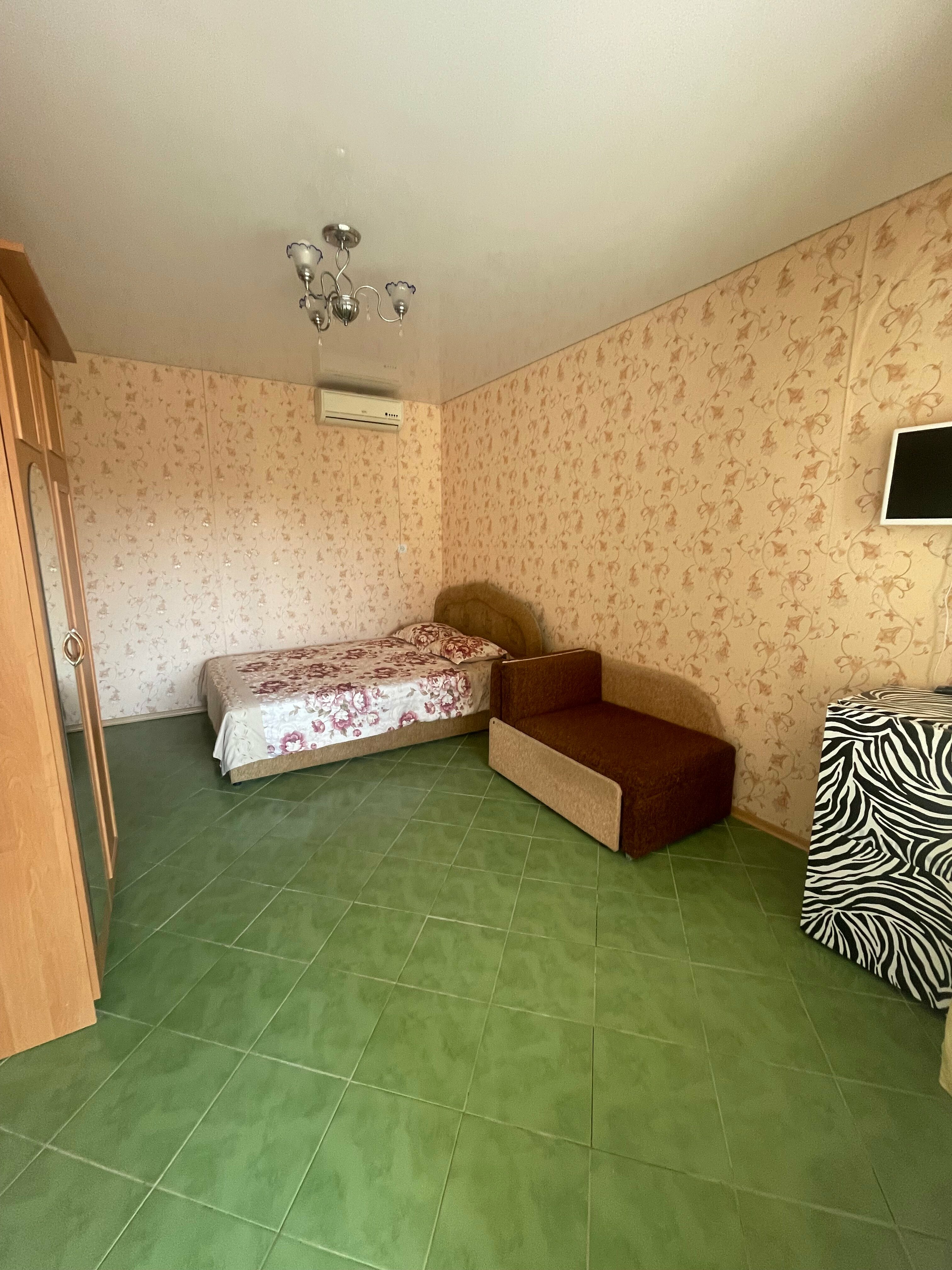 Трехместный номер с видом на горы