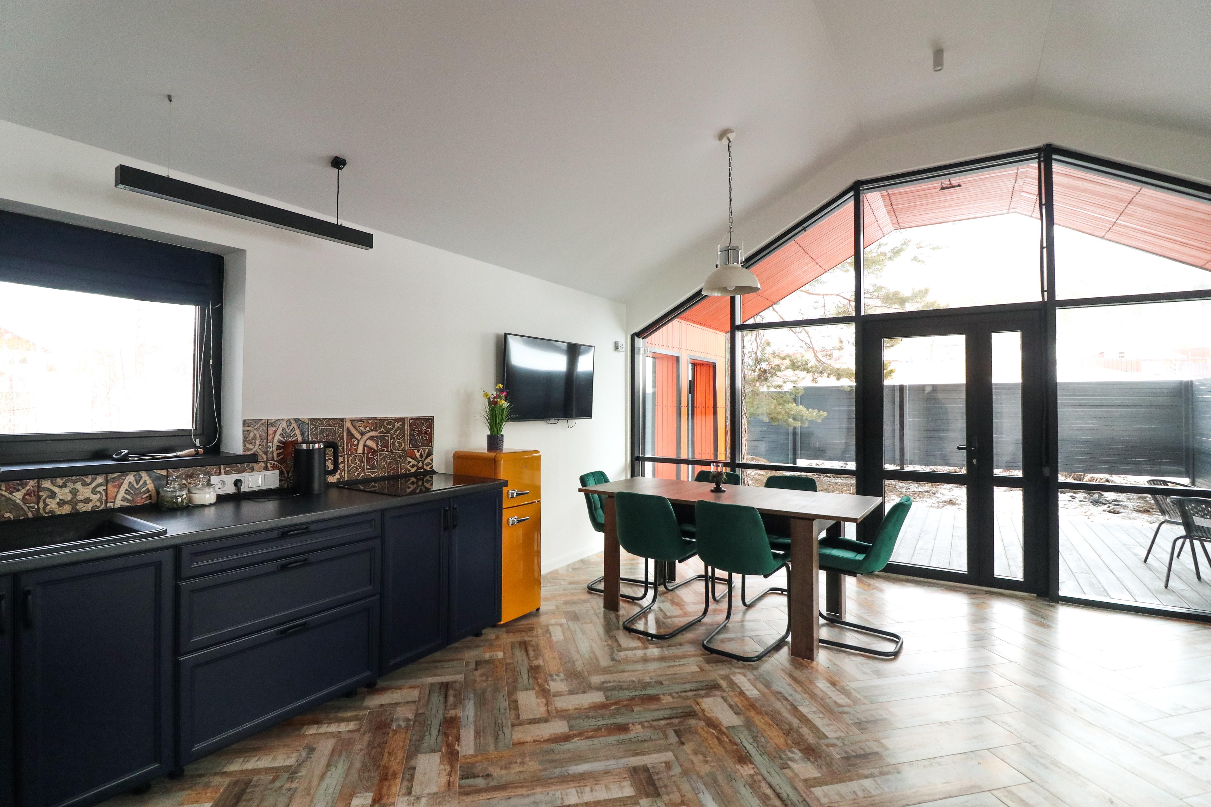 Оранжевый дом на 6 человек