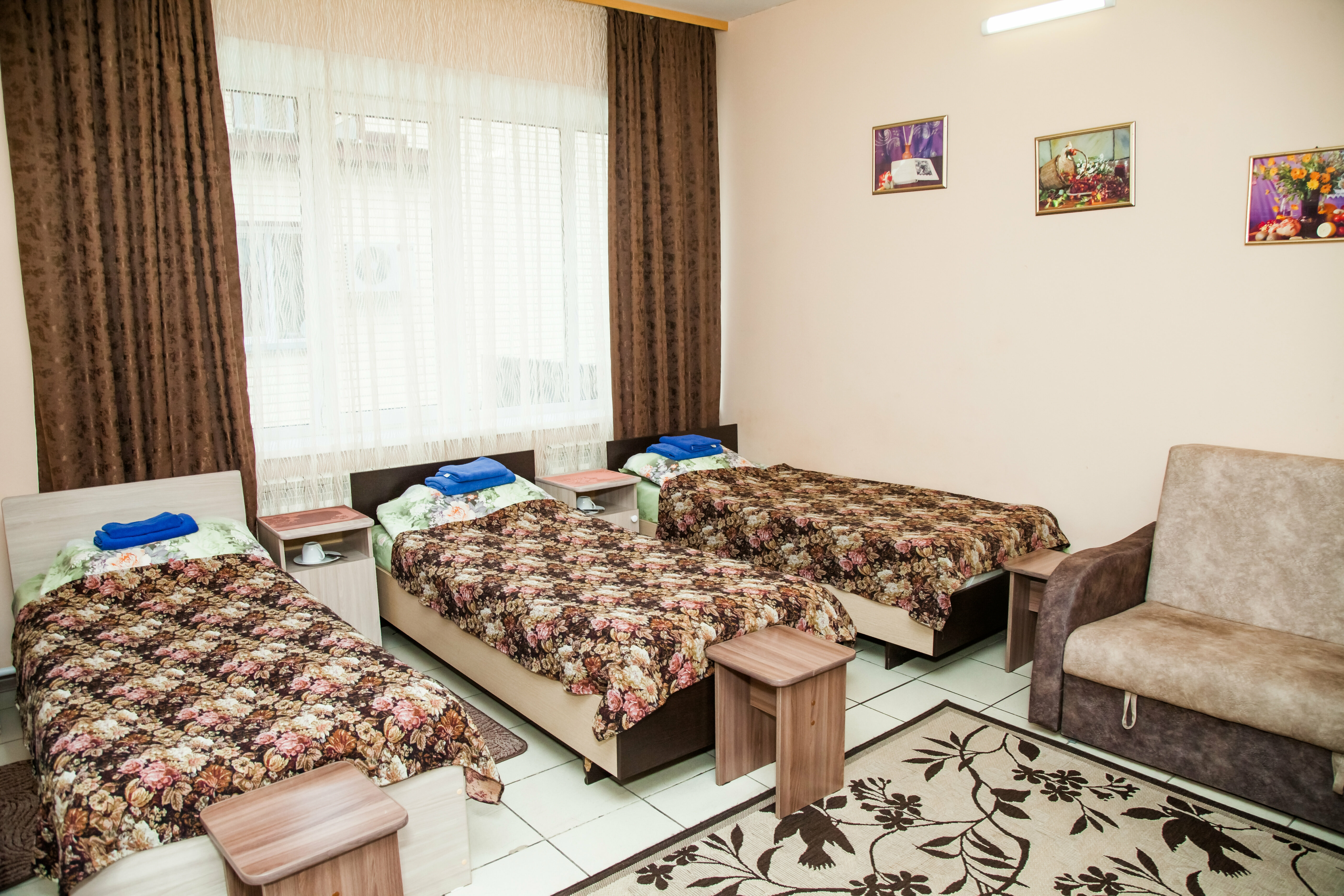 Трехместный номер с душем