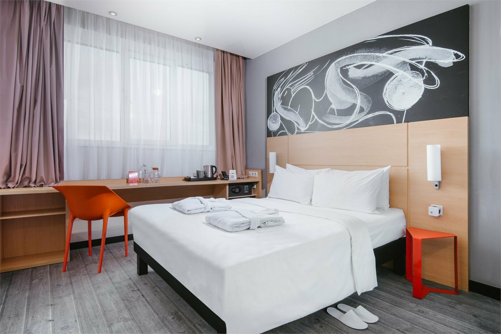 Номер Premium, двухкомнатный – двуспальная кровать и диван