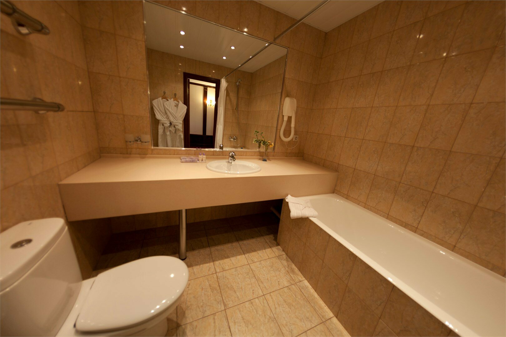 Джуниор Сюит Бизнес