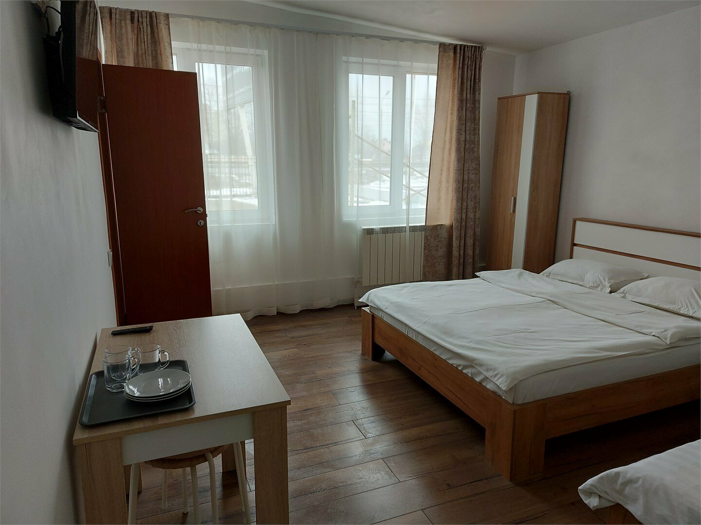 Эконом с одной 2-СП  и одной 1-СП кроватью