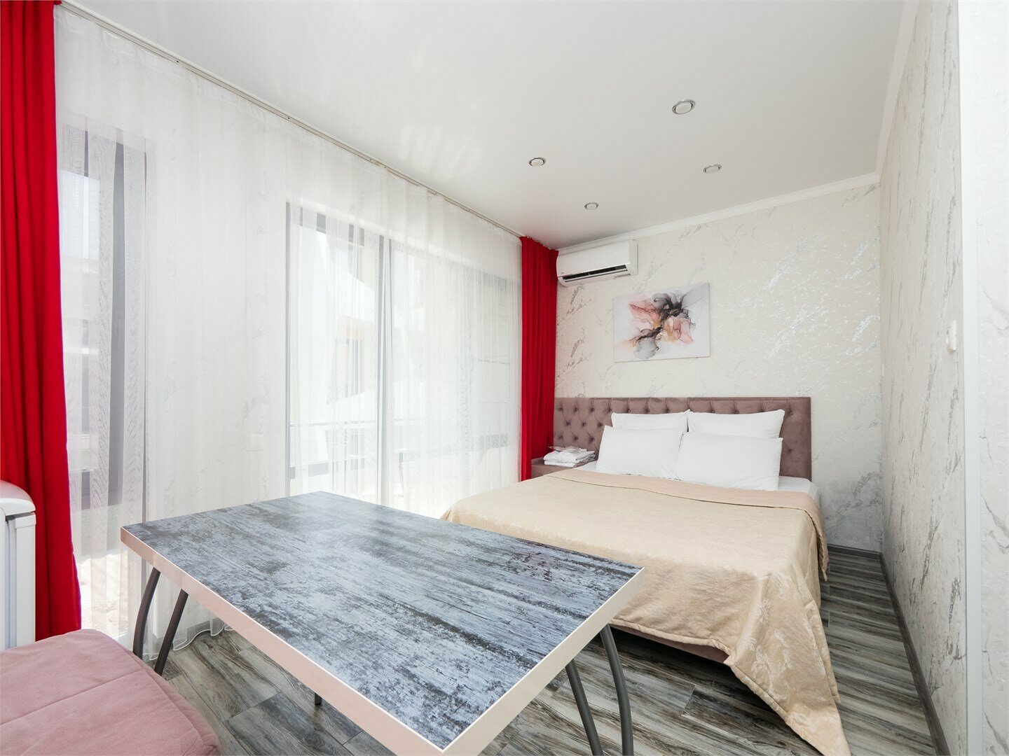 Апартаменты Студия Комфорт (24 м2, с балконом)