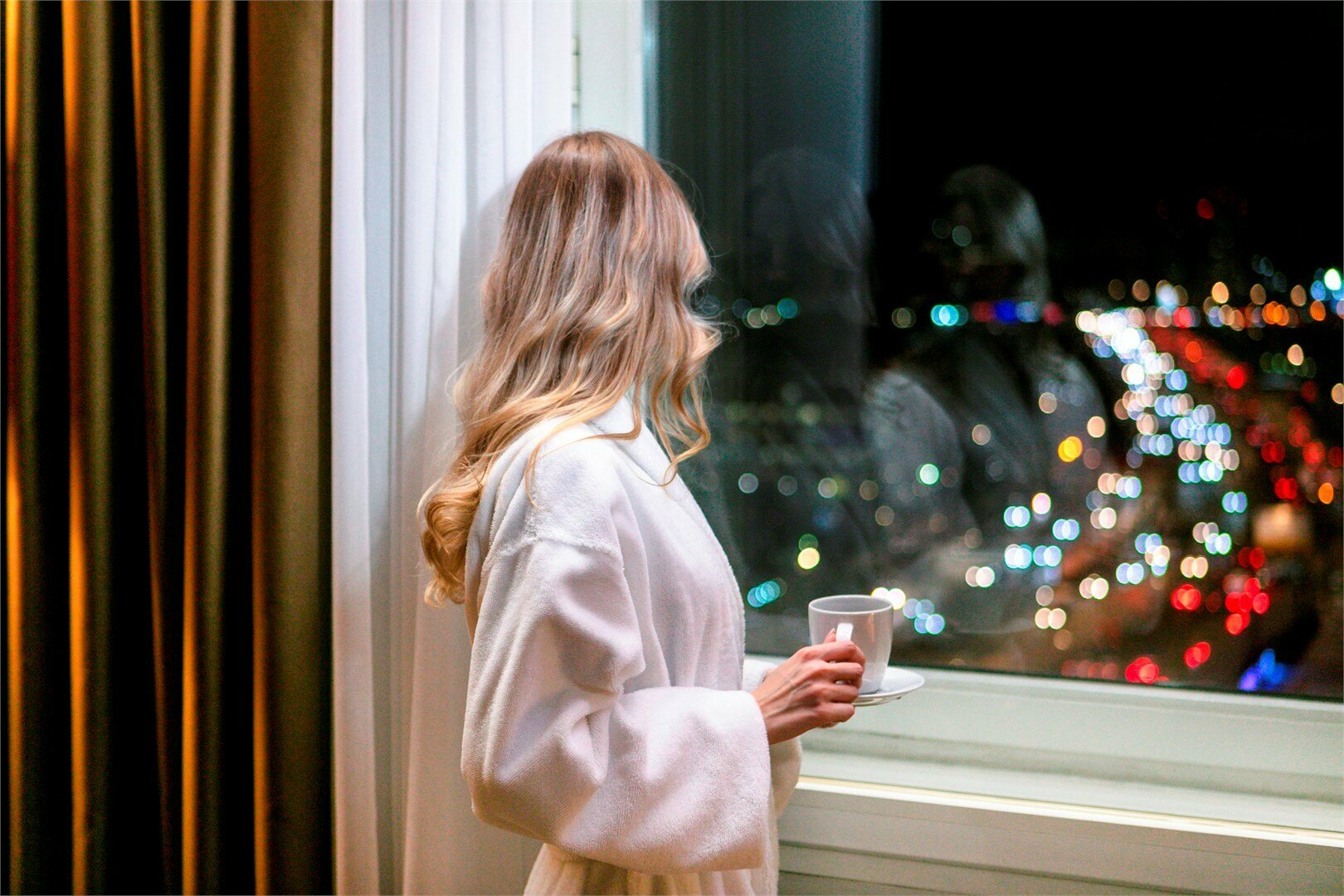 Представительский номер с большой двуспальной кроватью с видом на город