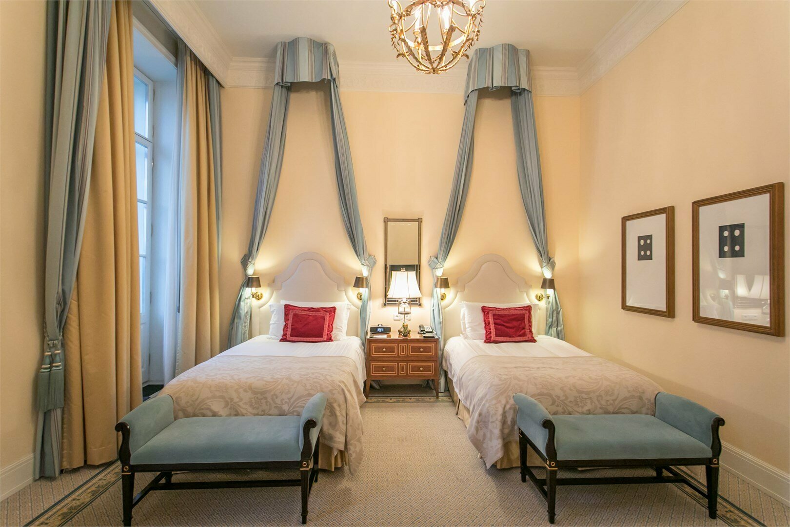 Полулюкс с видом на Адмиралтейство и парк Twin