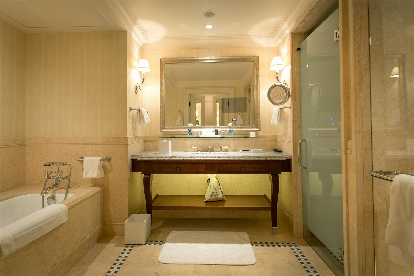 Полулюкс с видом на Адмиралтейство и парк Twin