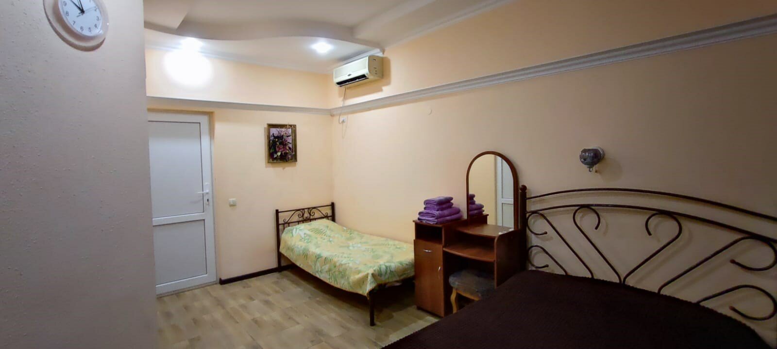 Трехместный номер с балконом и видом на море