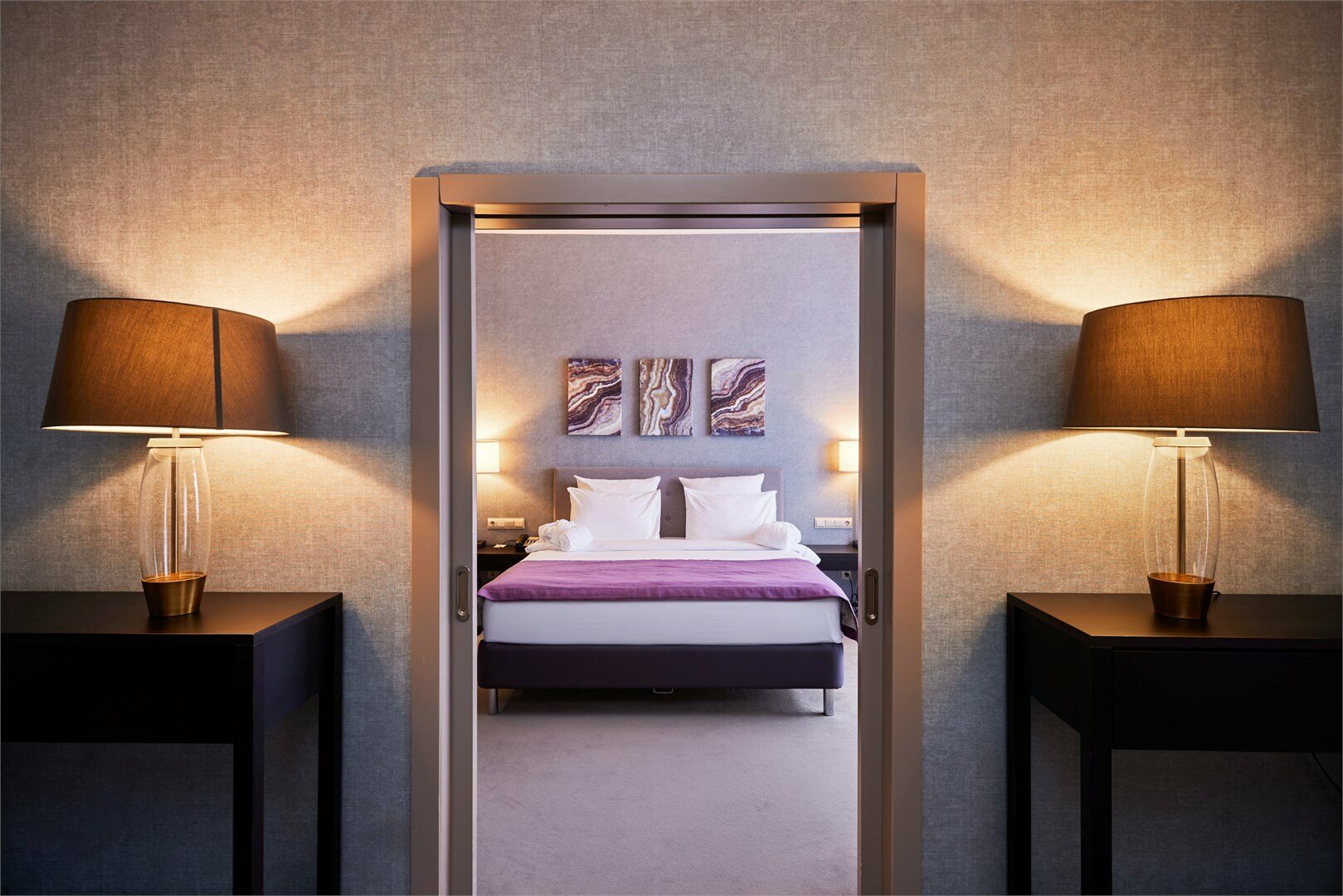 GREEN FLOW SUITE с одной двуспальной кроватью, видом на горы и диваном-кроватью в гостиной зоне (с 2 балконами)