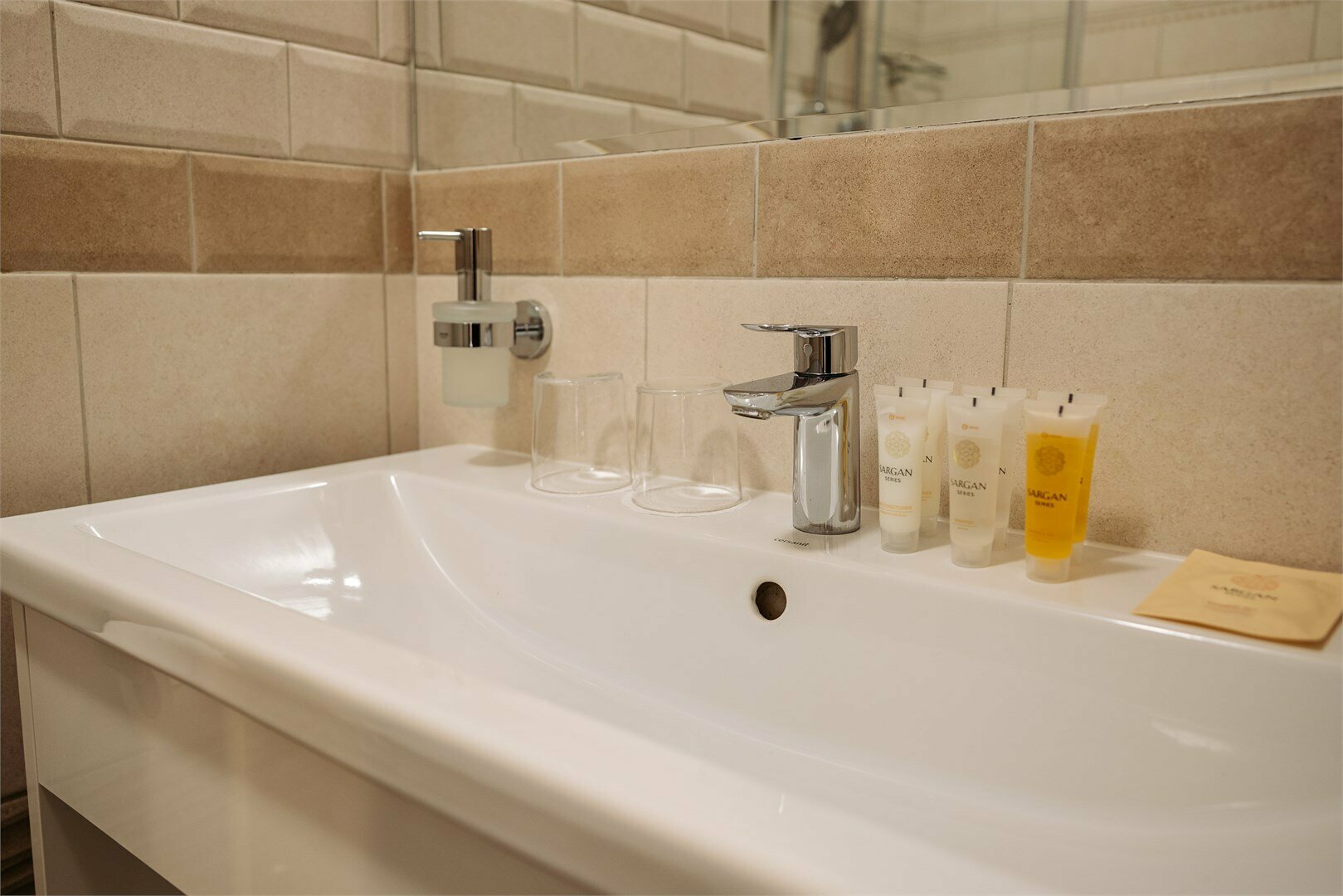 Стандартный номер с одной двухспальной кроватью в стиле лофт