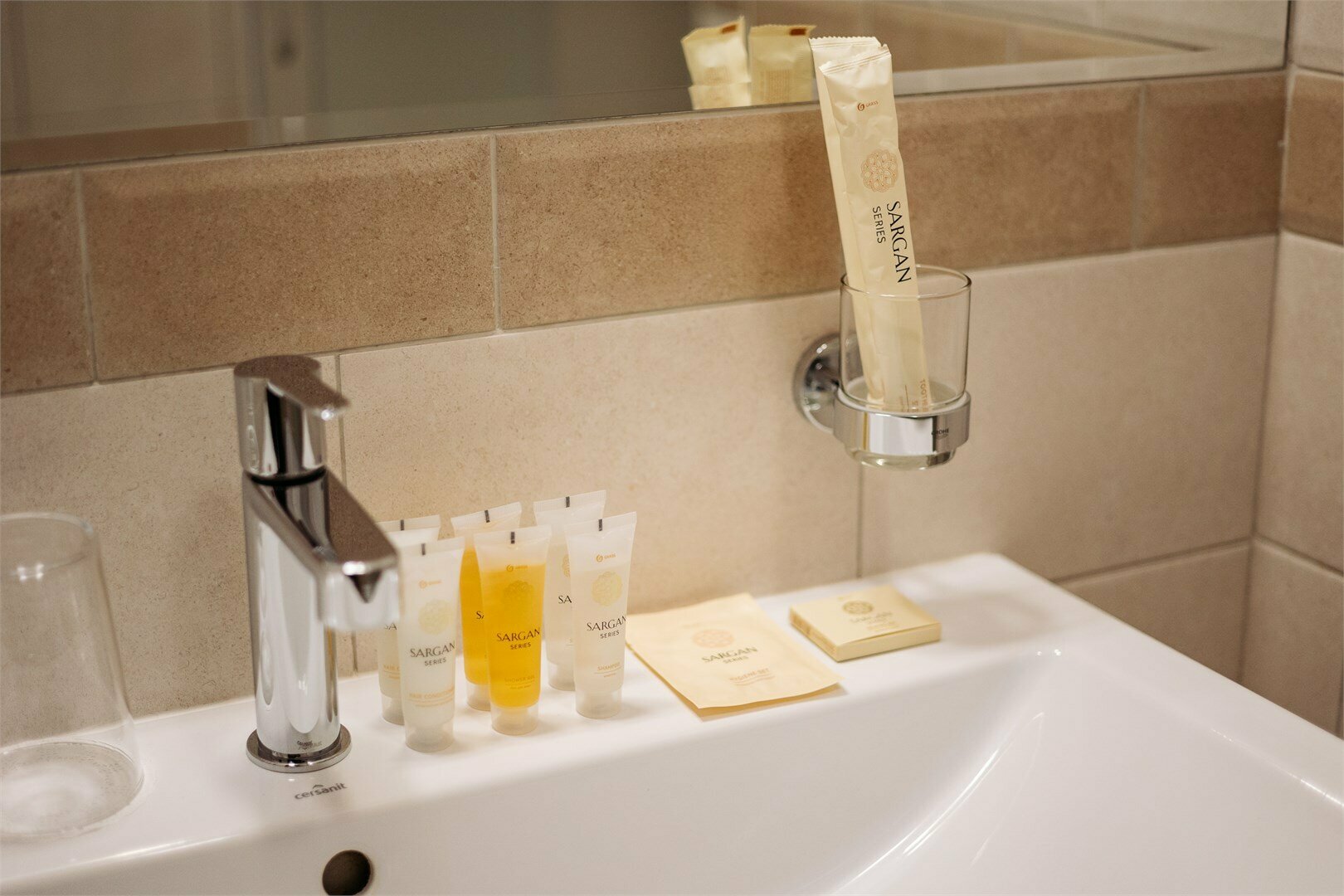 Улучшенный стандартный номер с двуспальной или двумя раздельными кроватями в классическом стиле