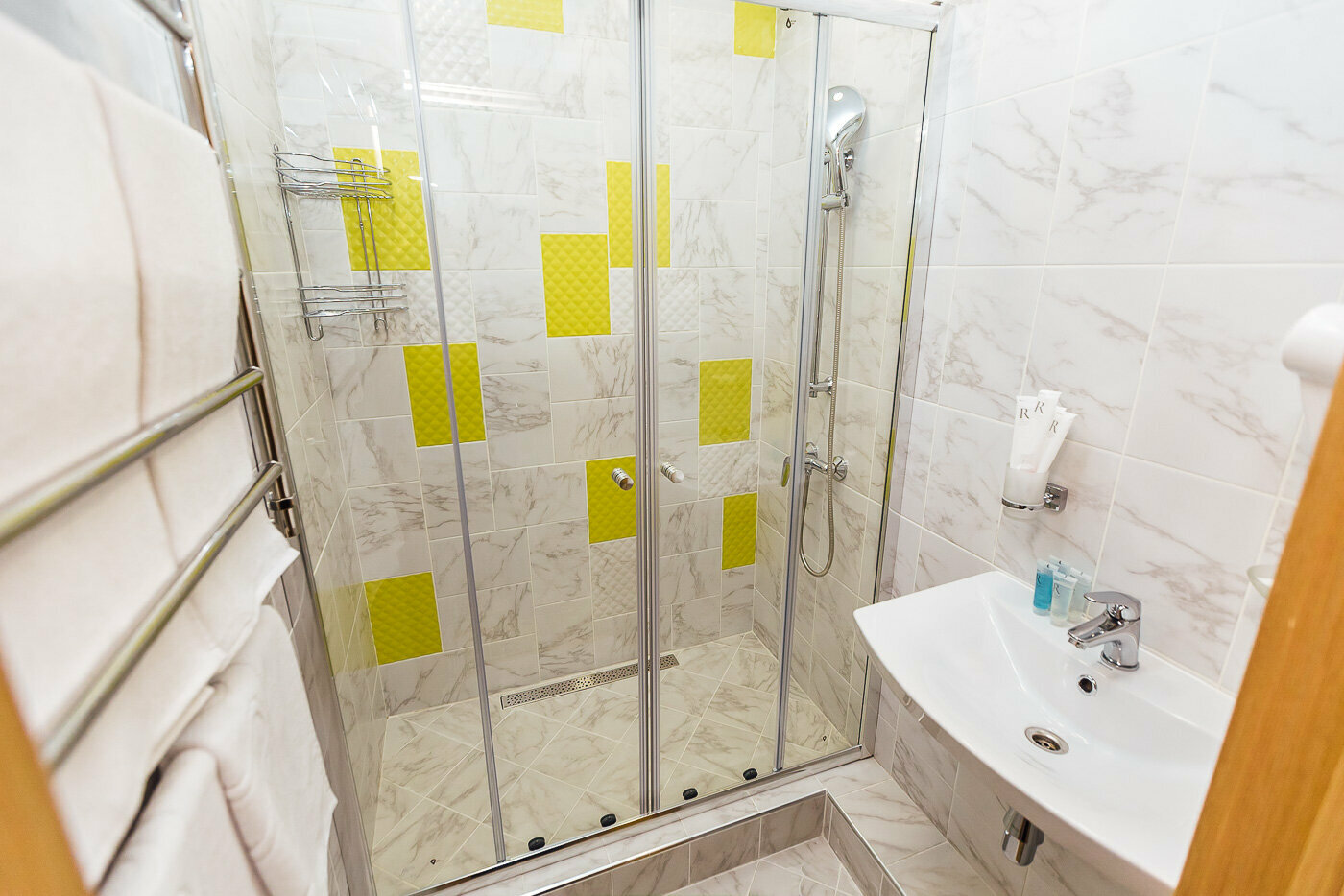 Семейный номер с душем