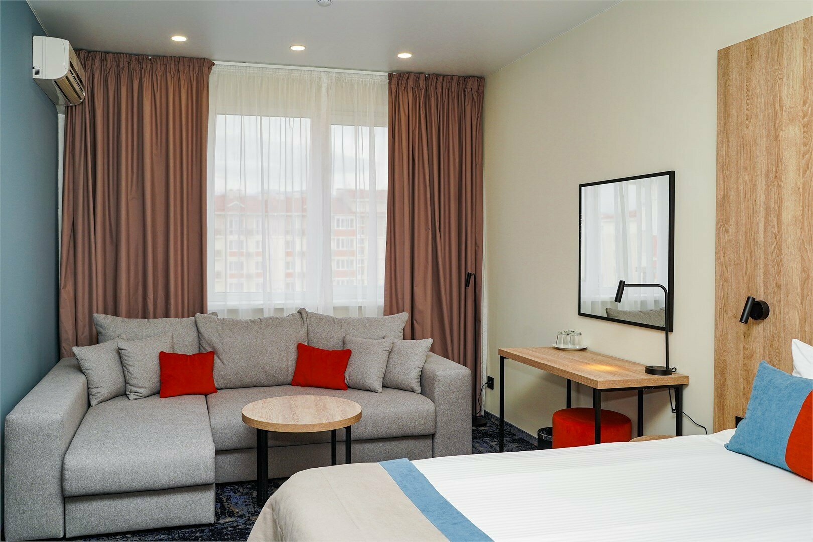 Стандарт Комфорт 2-местный с диваном