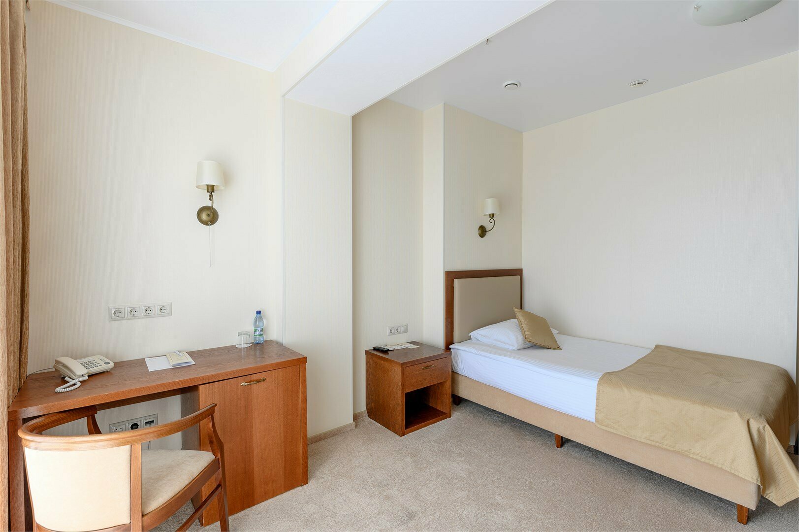 ОДНОМЕСТНЫЙ НОМЕР С ПАНОРАМНЫМ ОКНОМ (SNGL PANORAMA 21/22 этаж)