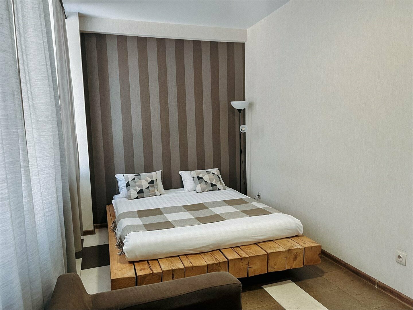 «Полулюкс»