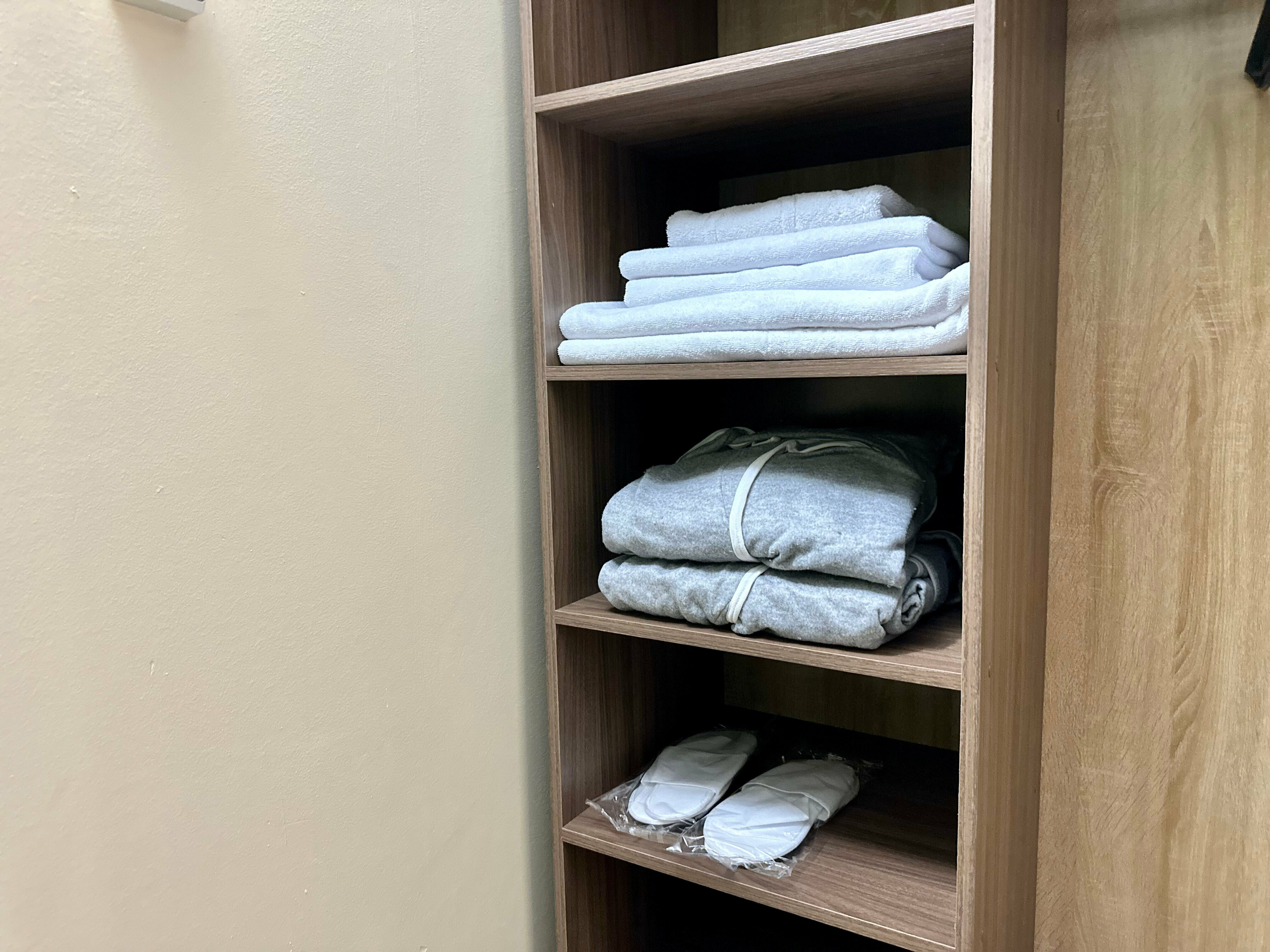 "Полулюкс " Двухместный номер с одной двухместной кроватью или двумя одноместными