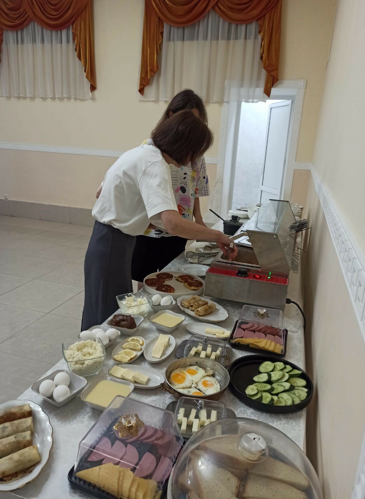 Двухместный номер "Твин комфорт" с 2 отдельными кроватями и балконом с видом на город