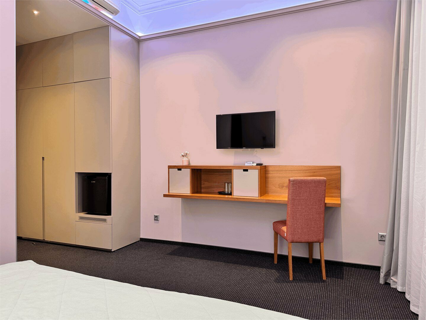 Улучшенный стандарт с 1 двуспальной кроватью