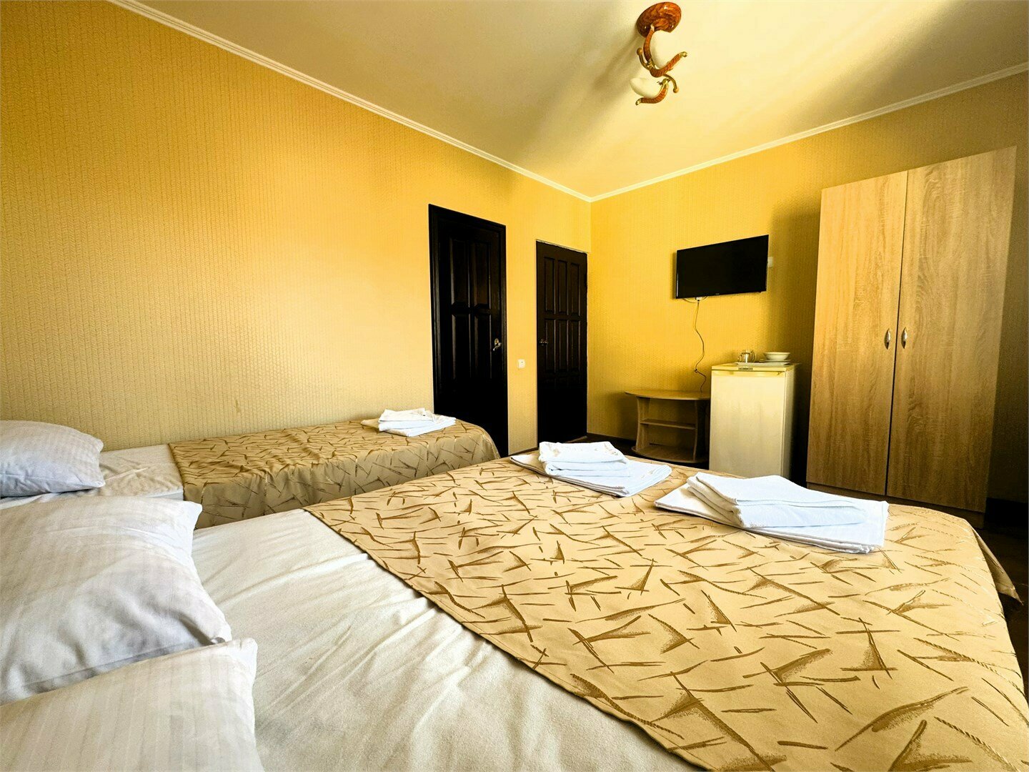 Трехместный