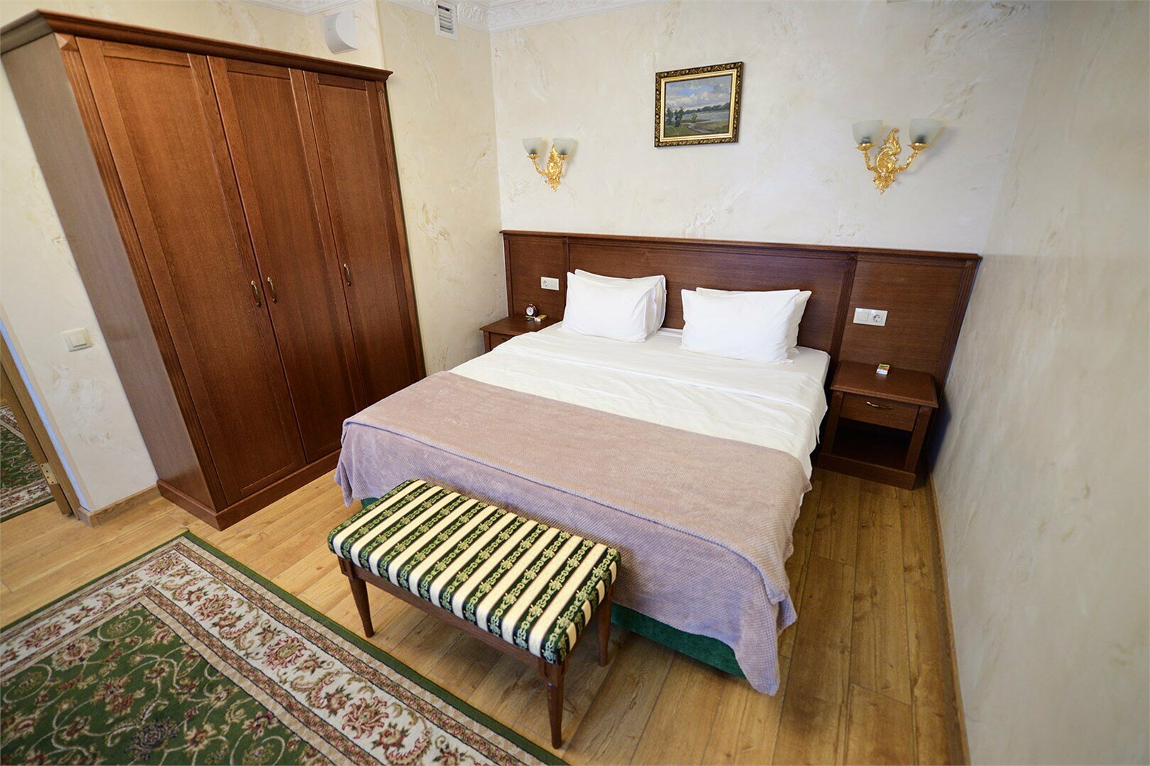 Бизнес-стандарт двухместный с одной кроватью