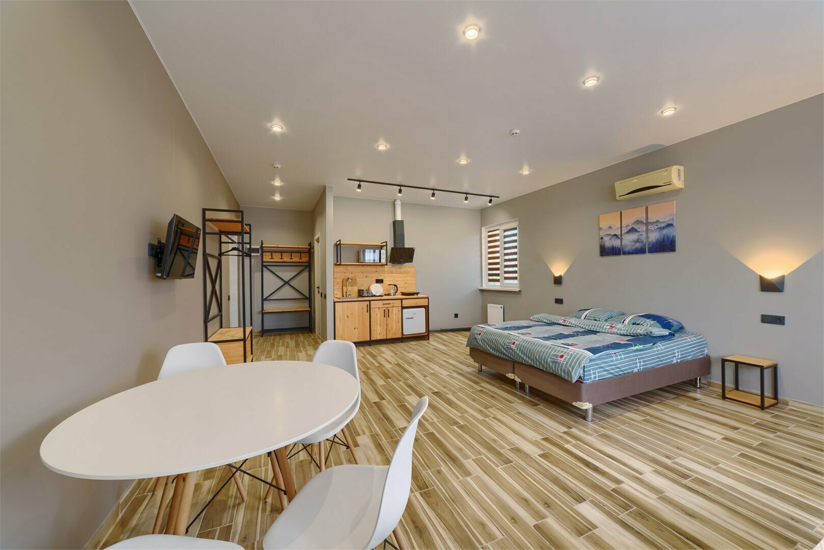 Студио стандарт с балконом