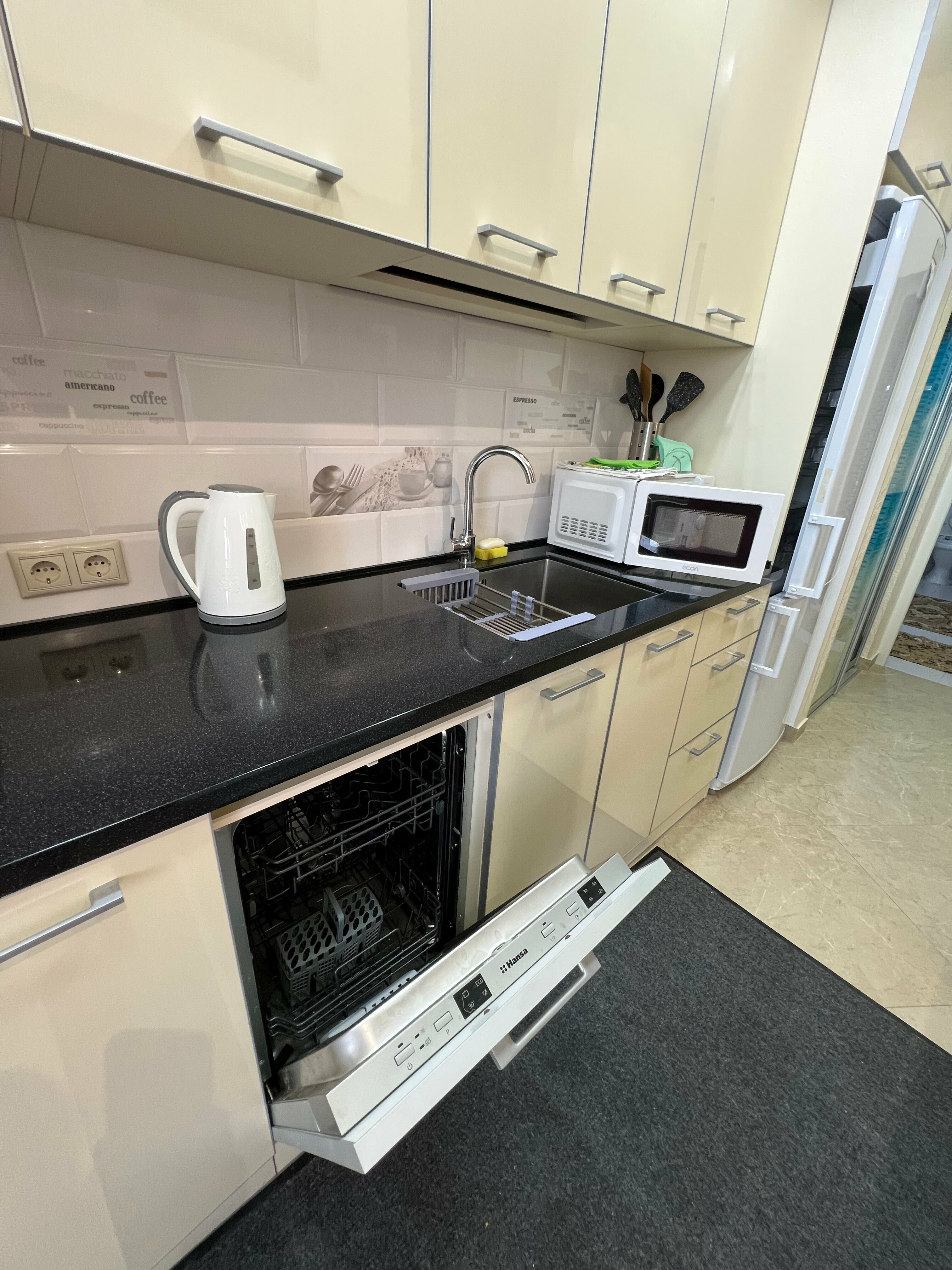 Трехместный номер с видом на море