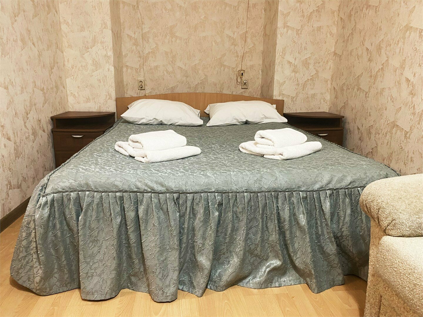 Трехместный номер СТАНДАРТ СЕМЕЙНЫЙ с собственными удобствами