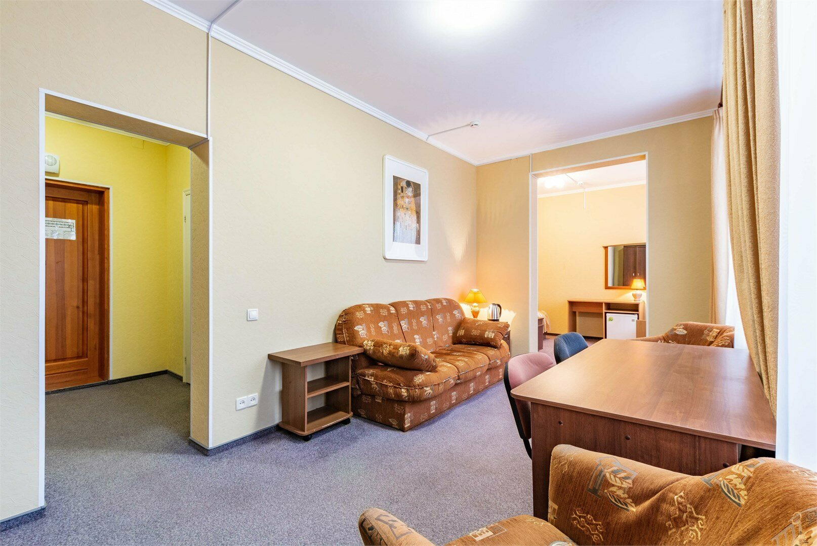 Трехместный номер СТАНДАРТ СЕМЕЙНЫЙ с собственными удобствами