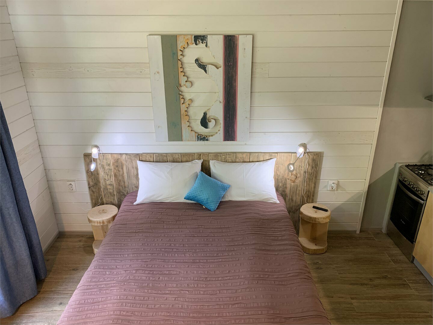 Коттедж с беседкой