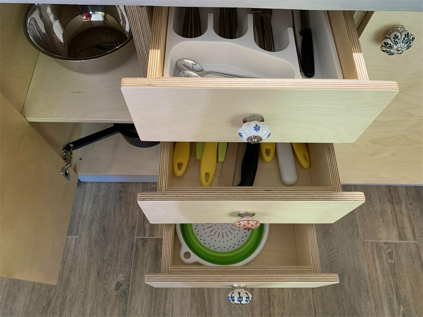 Коттедж с беседкой