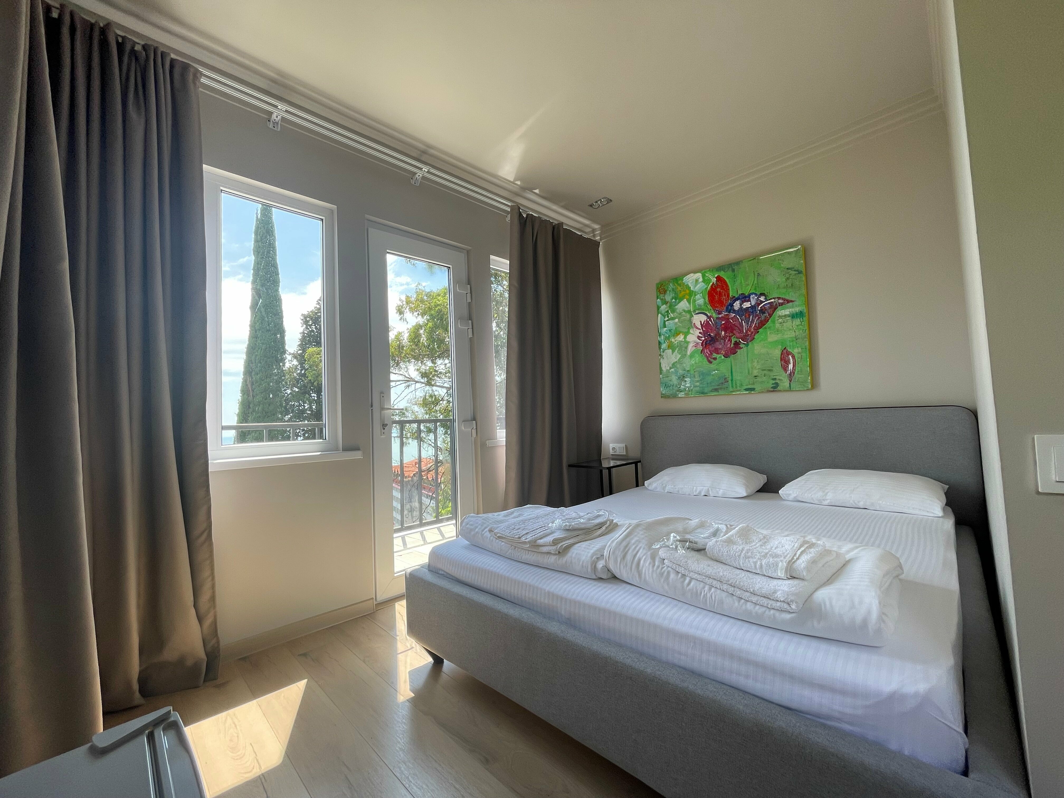 Мини-стандарт с видом на море