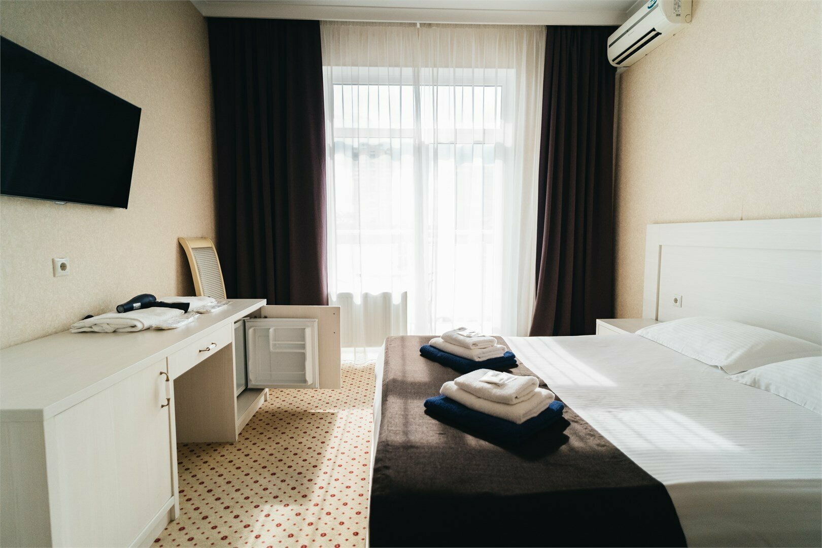 Двухместный номер Delux с кроватью размера "KingSize" и балконом