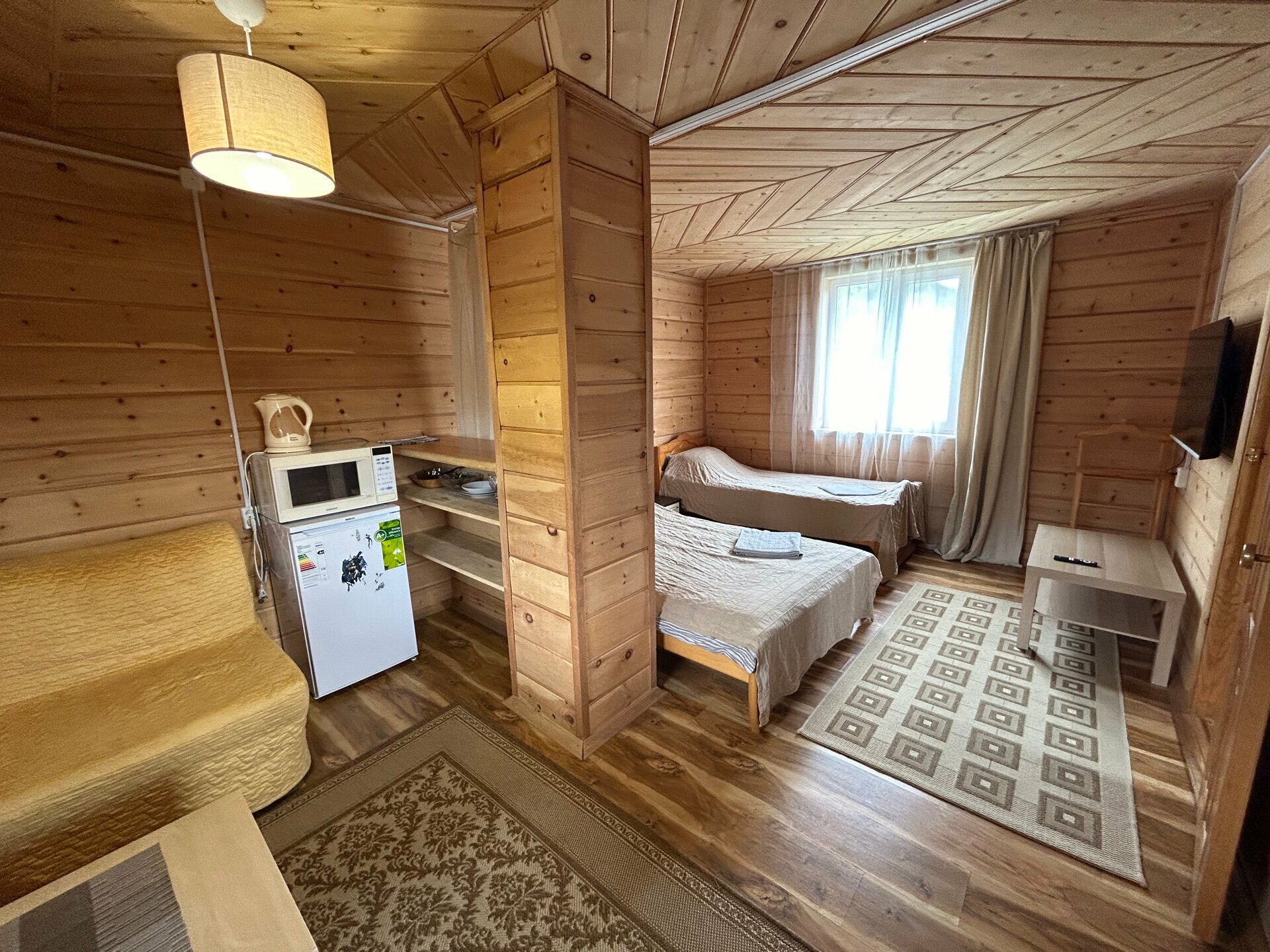 Семейный номер с видом на сад