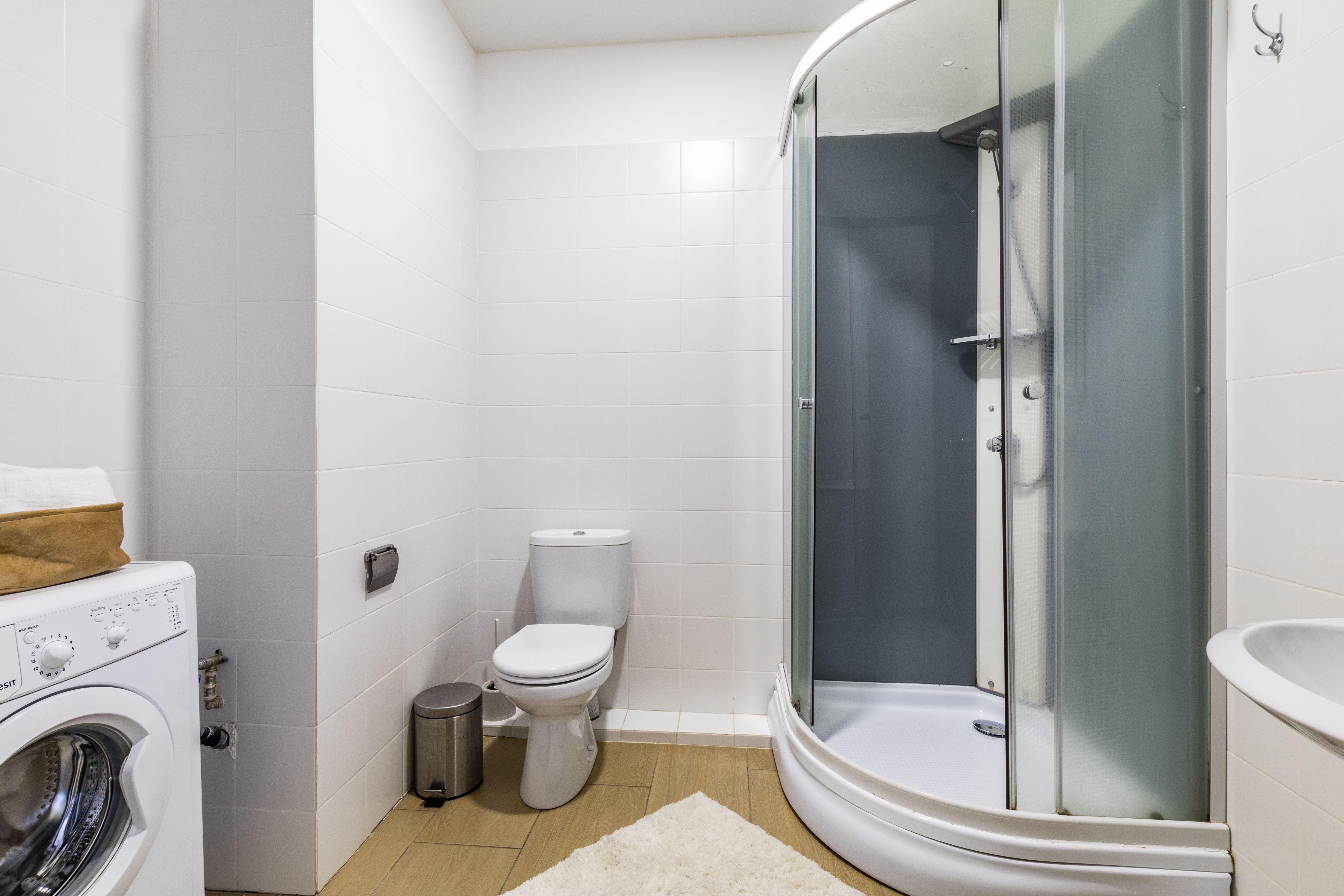 3.  Четырёхместный "Комфорт" с кроватью и диваном (17)