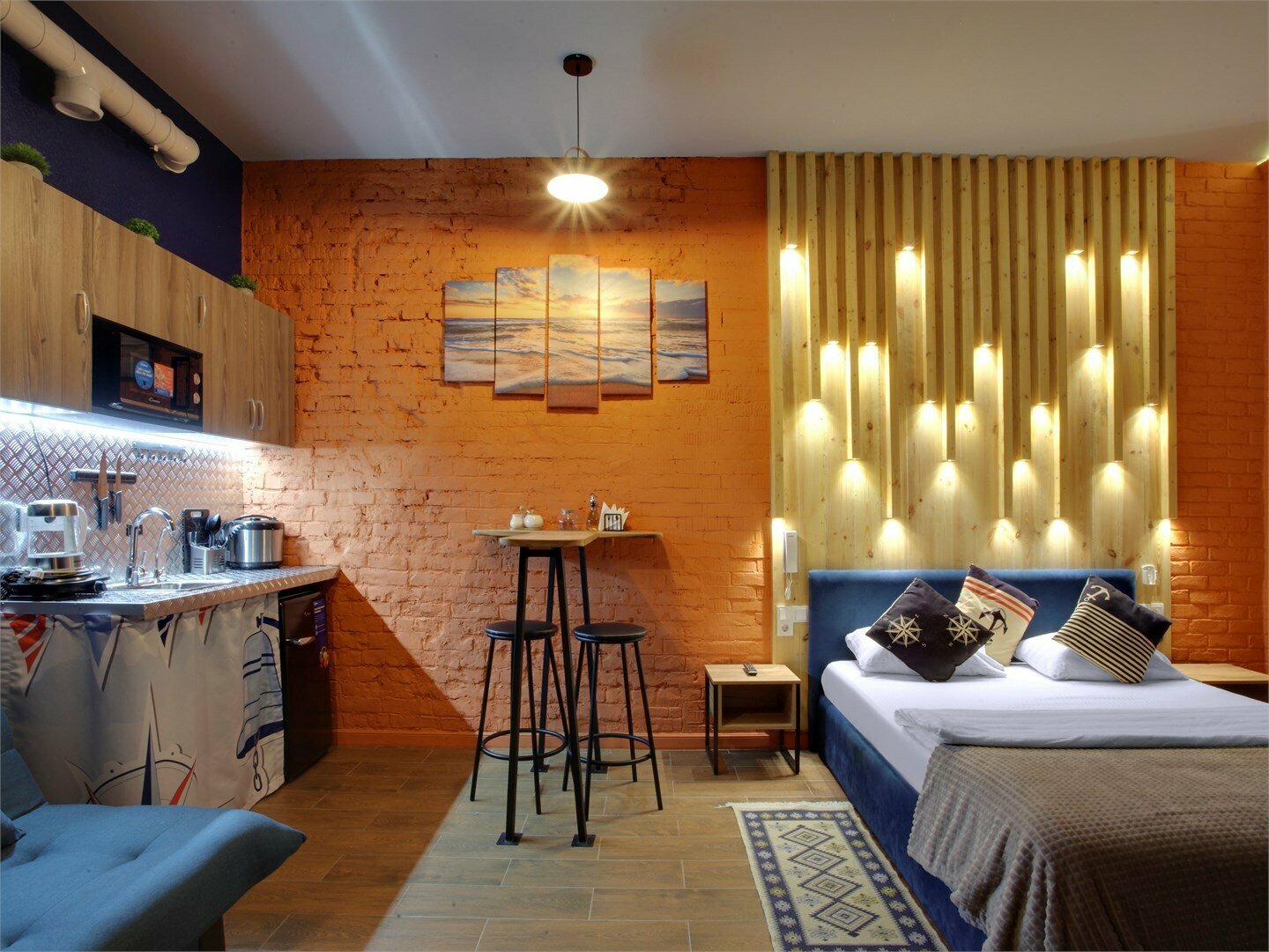 Студия с кухней с диваном и финской сауной "Леший"(сауна оплачивается отдельно)