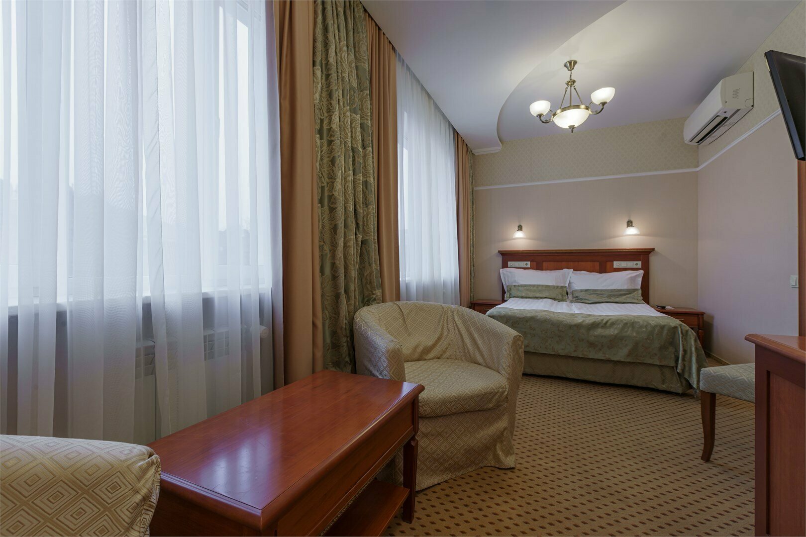 Стандартный номер c кроватью QUEEN SIZE