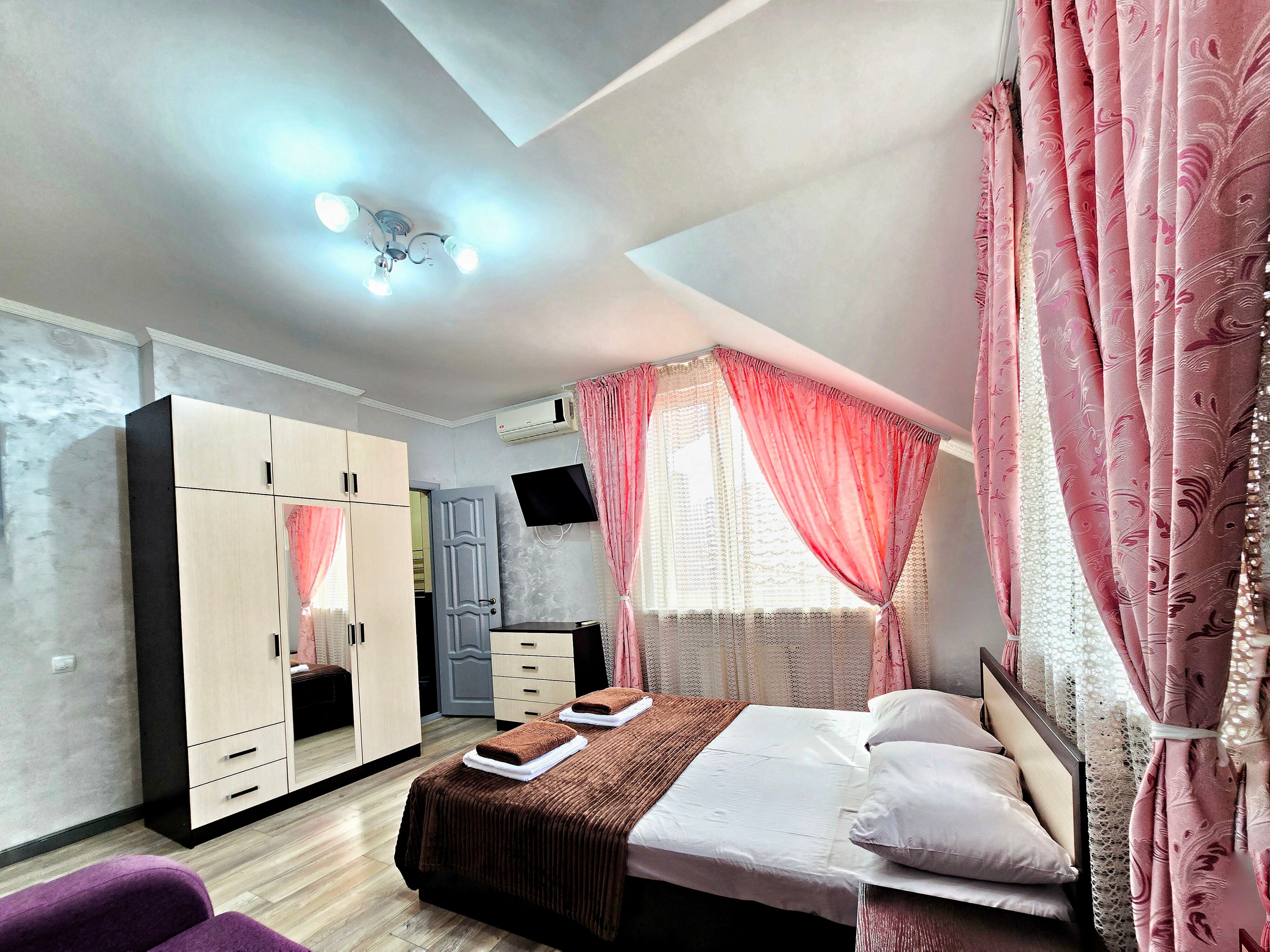 3-5. Двухместный стандарт с диваном (3 этаж)