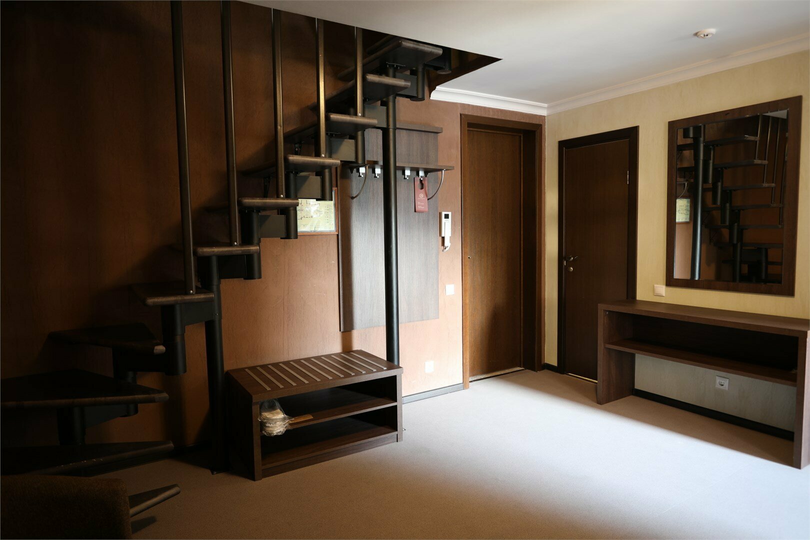 Апартаменты с тремя спальнями, двухуровневые (мансарда, без кондиционера)