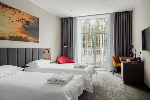 Супериор с видом на лес