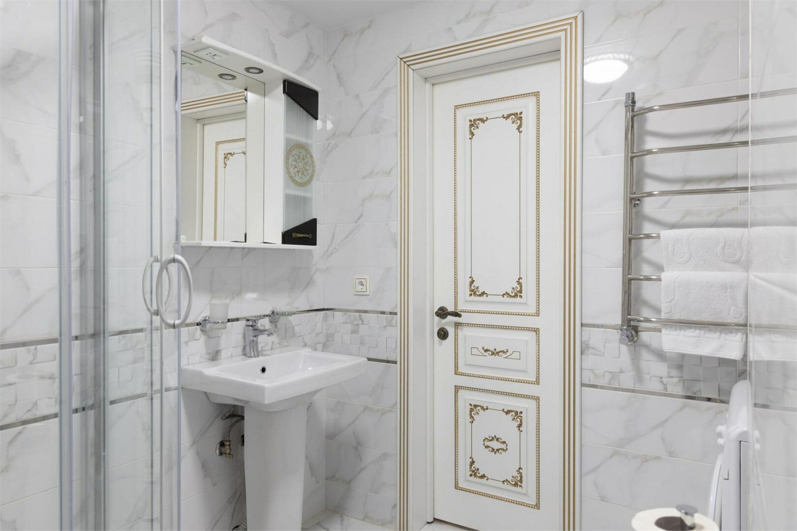 Студио Делюкс