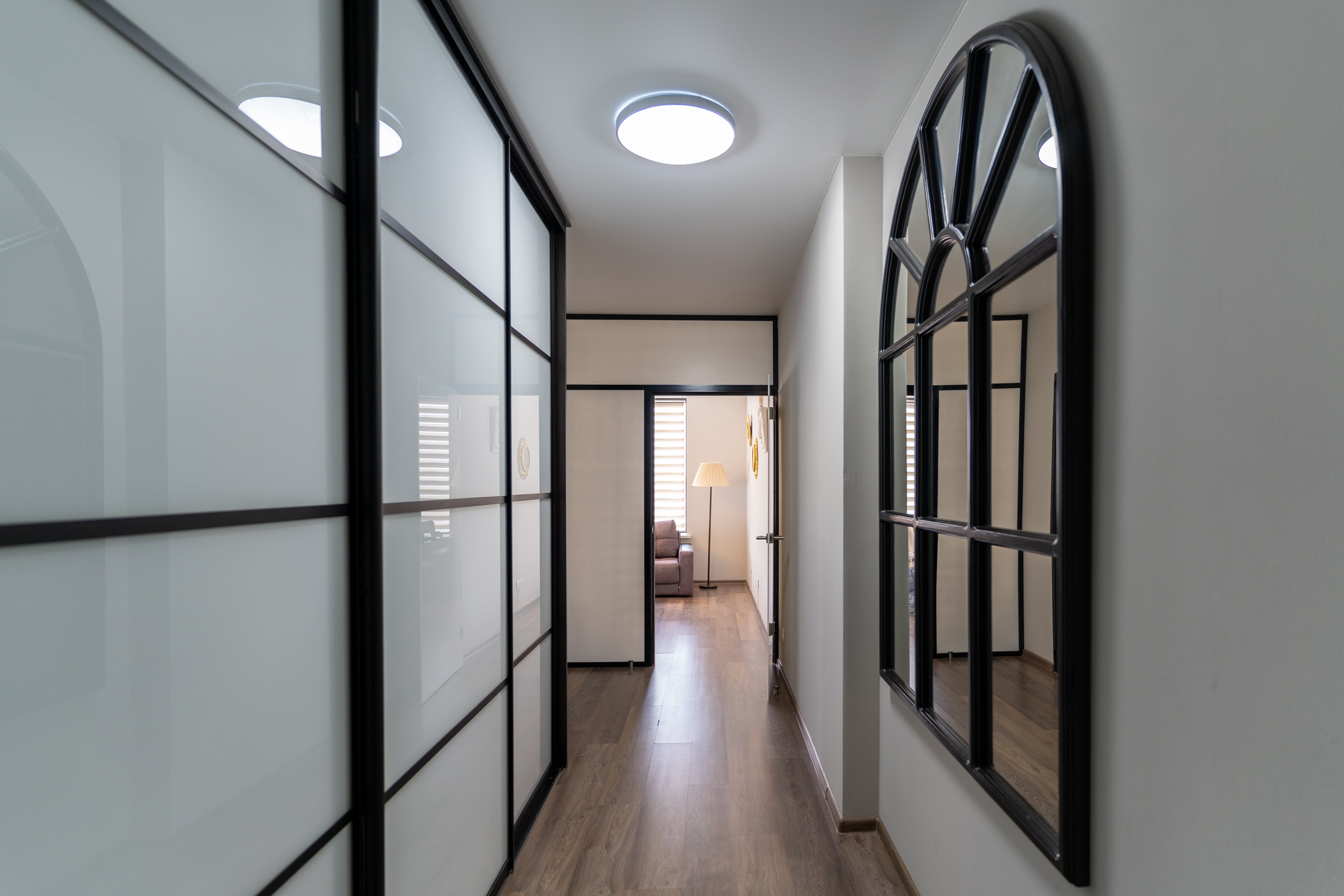 10. Угловой люксовый апартамент с круглой кроватью (19)