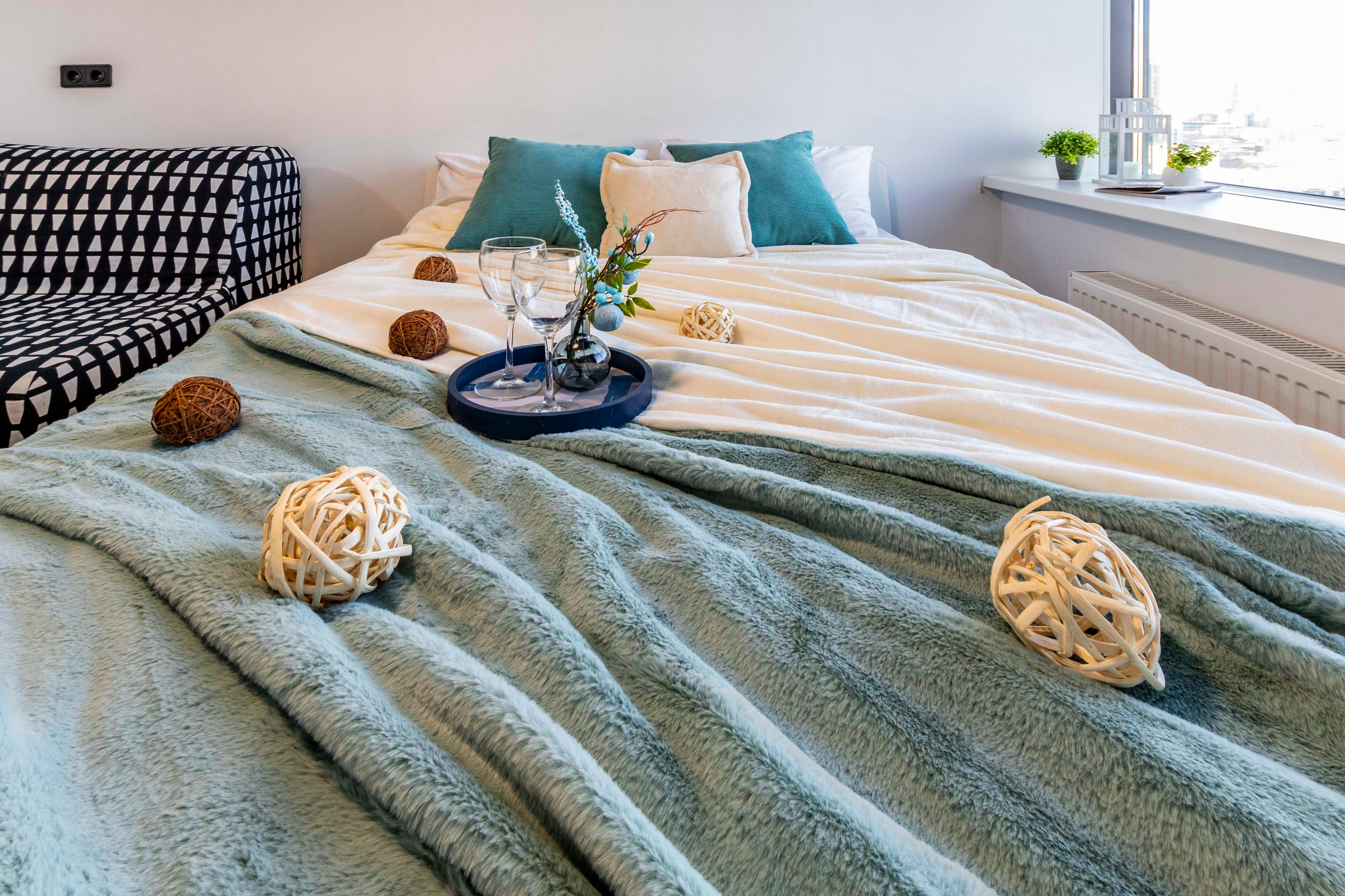 13. Трёхместный номер с видом на город (12)