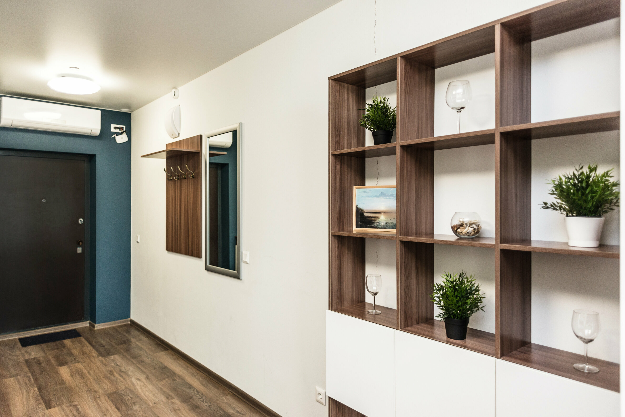 7. Семейный апартамент с кроватью и диваном (16)