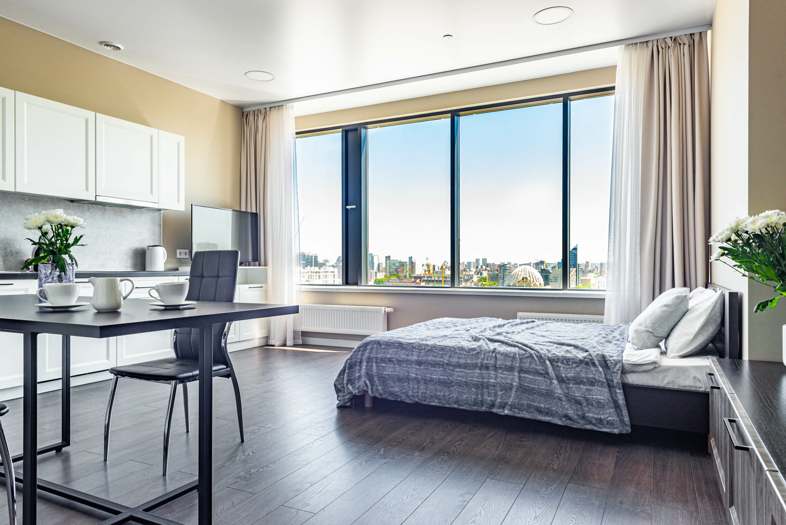 14. Люксовый апартамент для пары с видом на город (01)